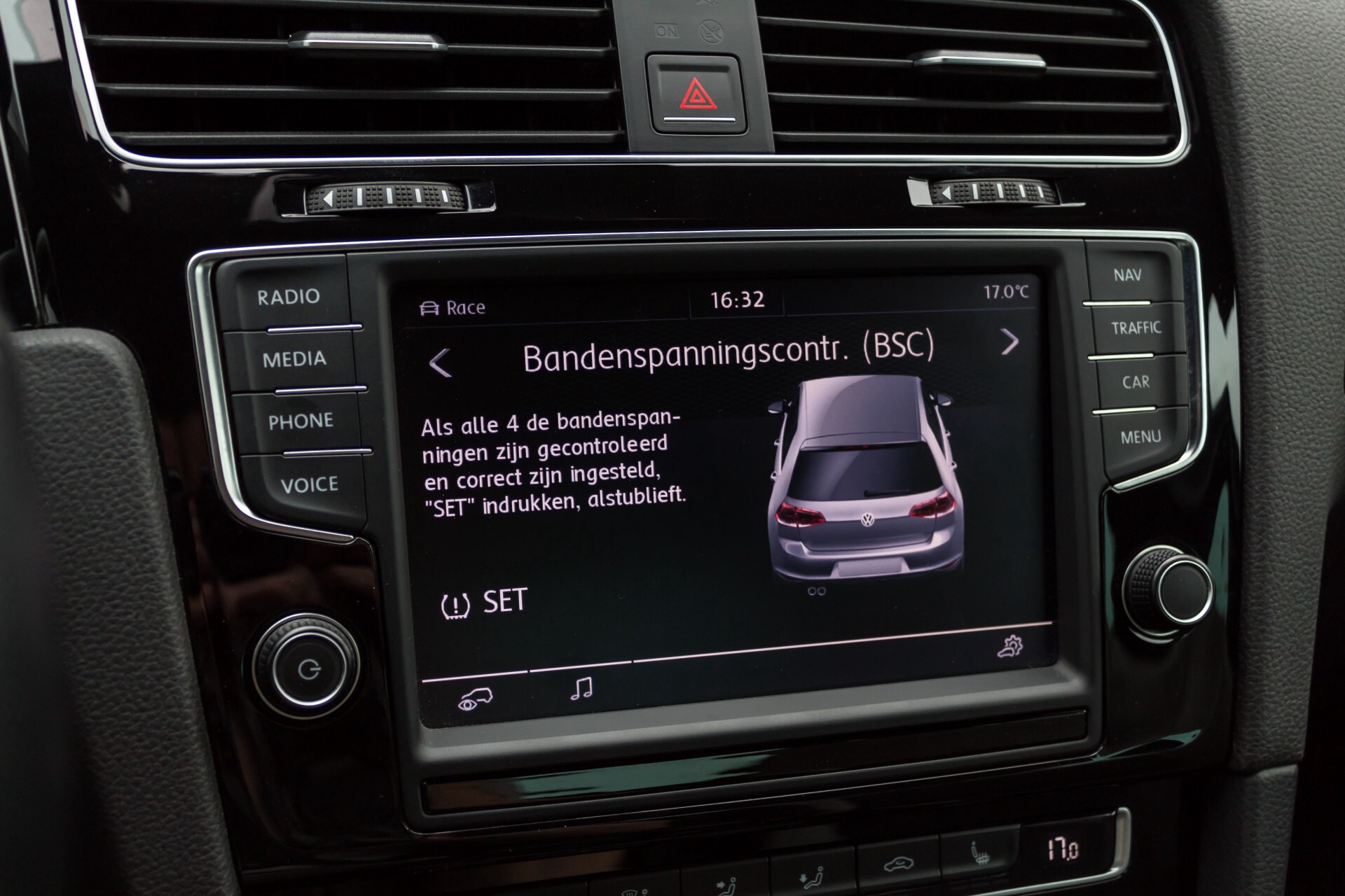 Volkswagen Golf 2.0 TSI R 4Motion 300 pk Executive Plus/Keyless/DAB/19" Foto 24