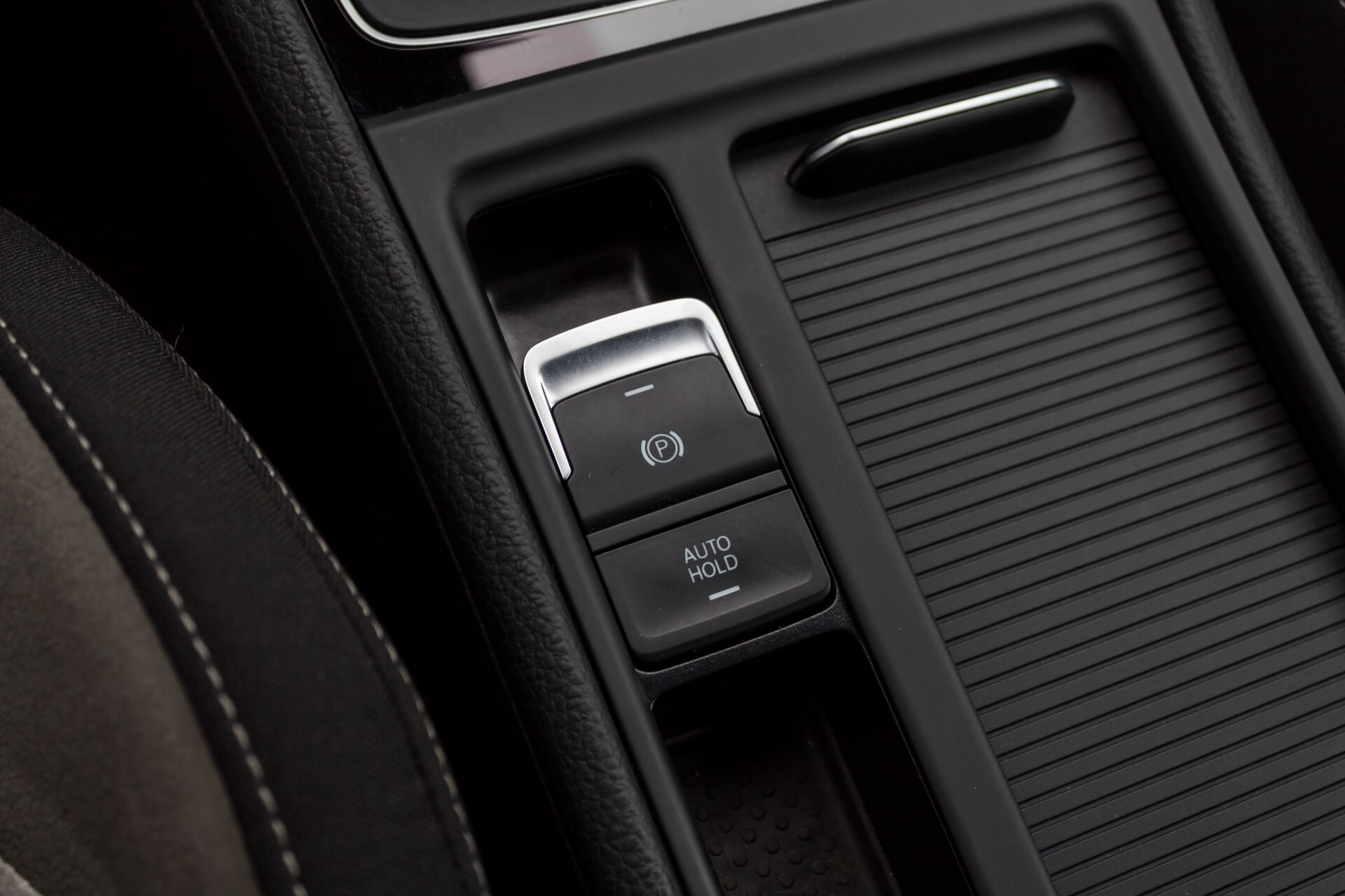 Volkswagen Golf 2.0 TSI R 4Motion 300 pk Executive Plus/Keyless/DAB/19" Foto 27