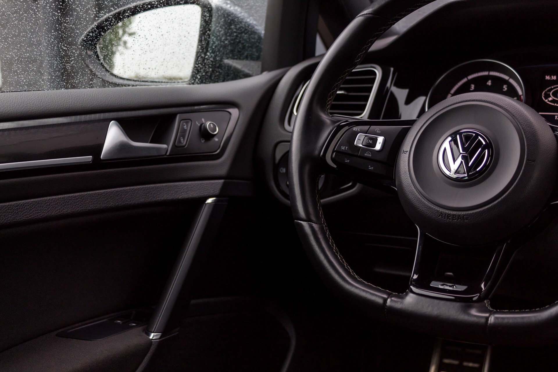 Volkswagen Golf 2.0 TSI R 4Motion 300 pk Executive Plus/Keyless/DAB/19" Foto 33