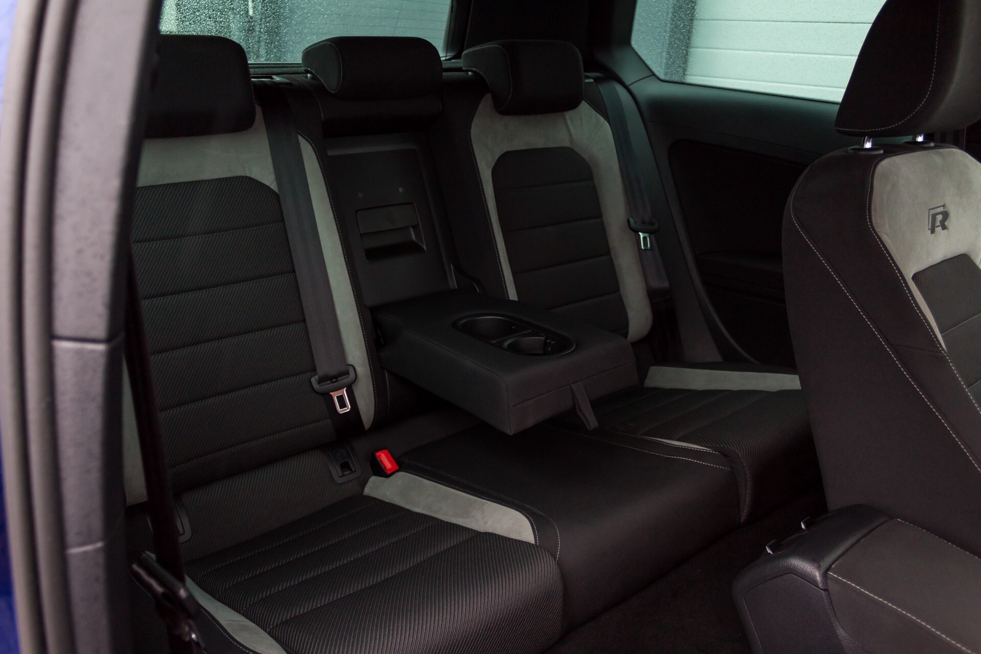 Volkswagen Golf 2.0 TSI R 4Motion 300 pk Executive Plus/Keyless/DAB/19" Foto 5