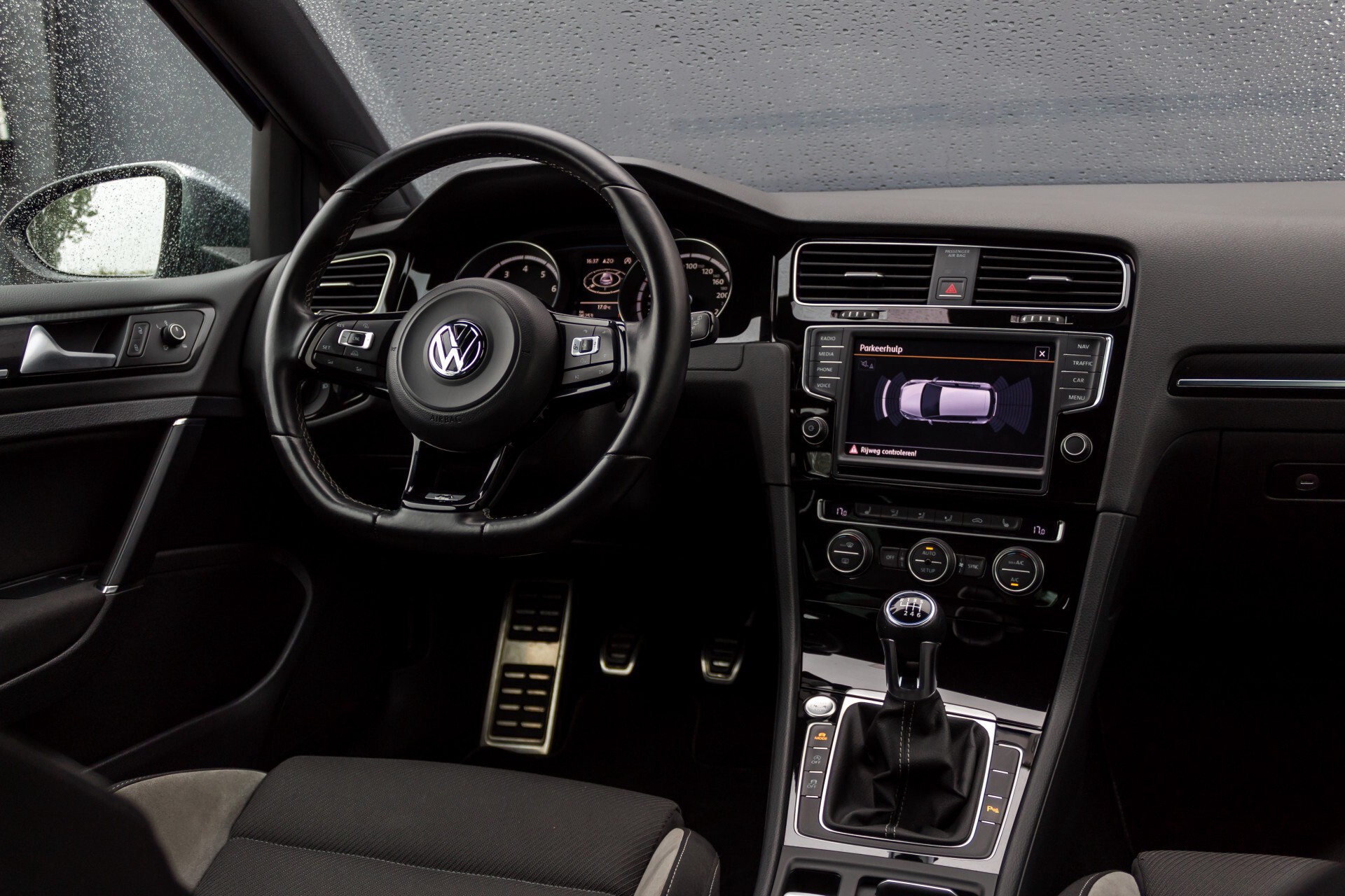 Volkswagen Golf 2.0 TSI R 4Motion 300 pk Executive Plus/Keyless/DAB/19" Foto 6