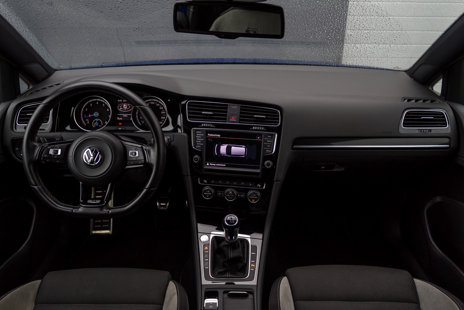 Volkswagen Golf 2.0 TSI R 4Motion 300 pk Executive Plus/Keyless/DAB/19" Foto 7