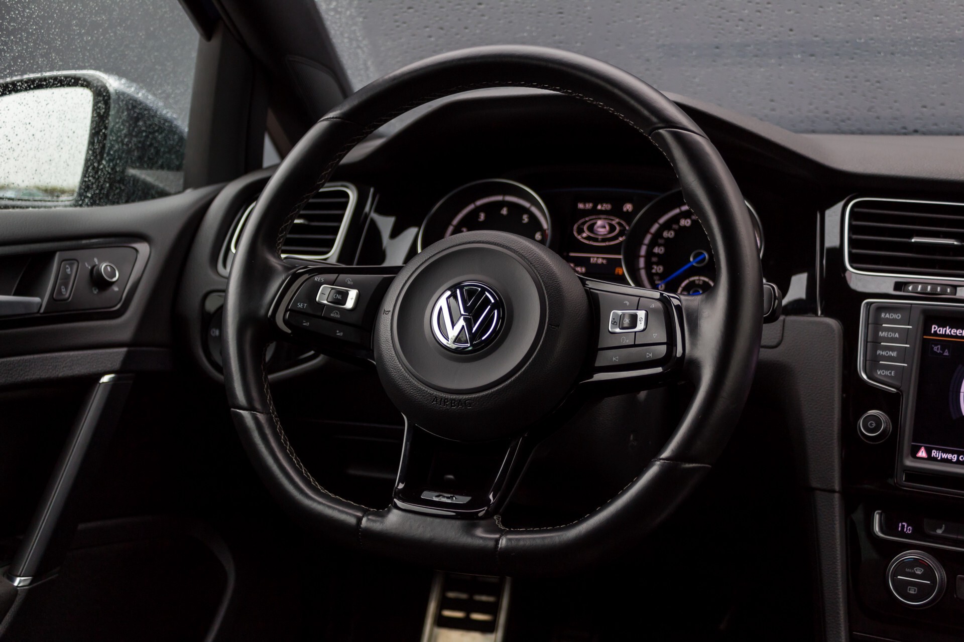 Volkswagen Golf 2.0 TSI R 4Motion 300 pk Executive Plus/Keyless/DAB/19" Foto 8