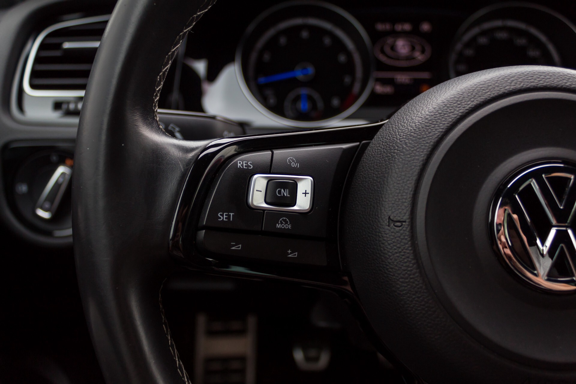 Volkswagen Golf 2.0 TSI R 4Motion 300 pk Executive Plus/Keyless/DAB/19" Foto 9