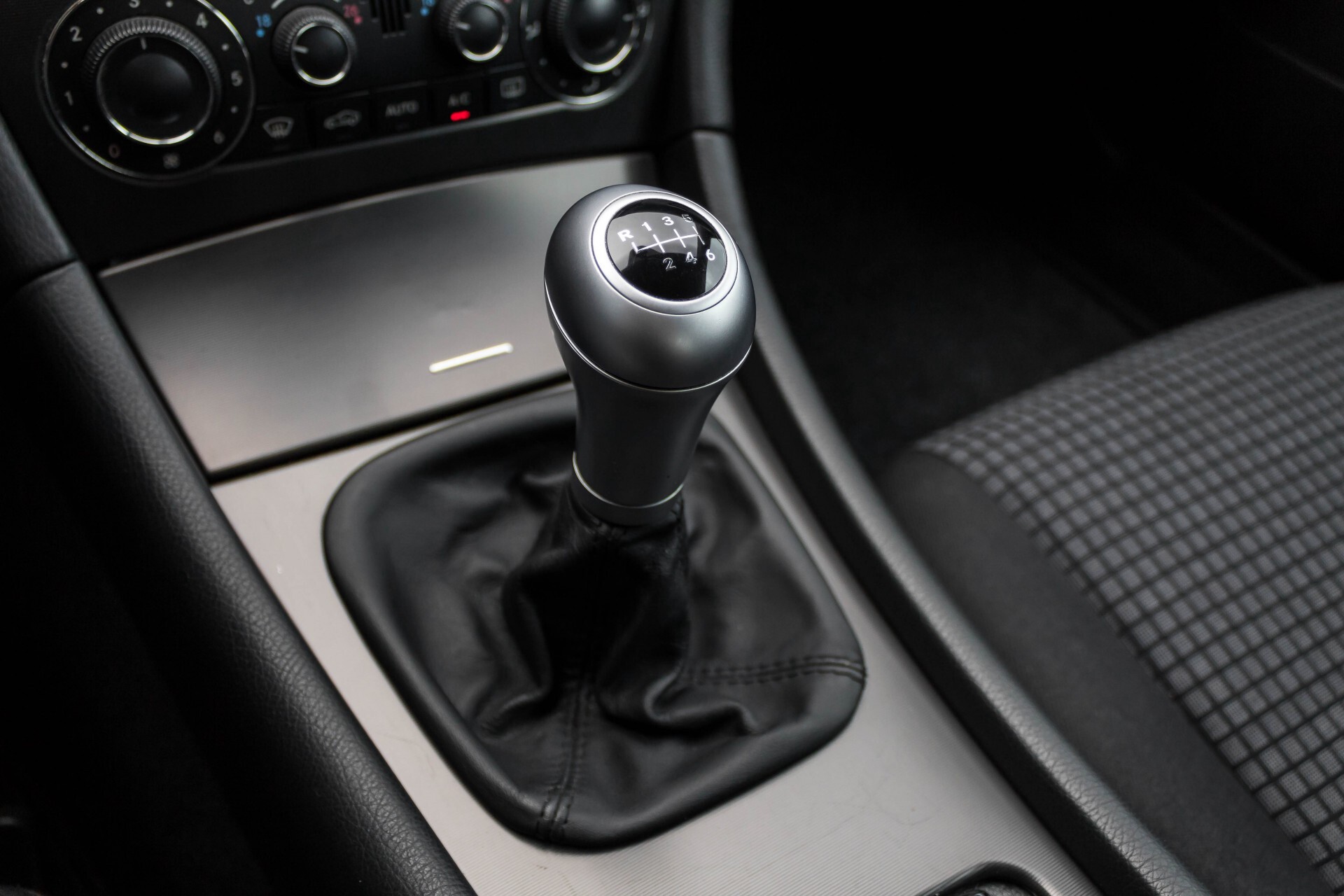 Mercedes-Benz C-Klasse Sportcoupe 180 Kompressor Evolution Harman Kardon 56dkm Foto 22