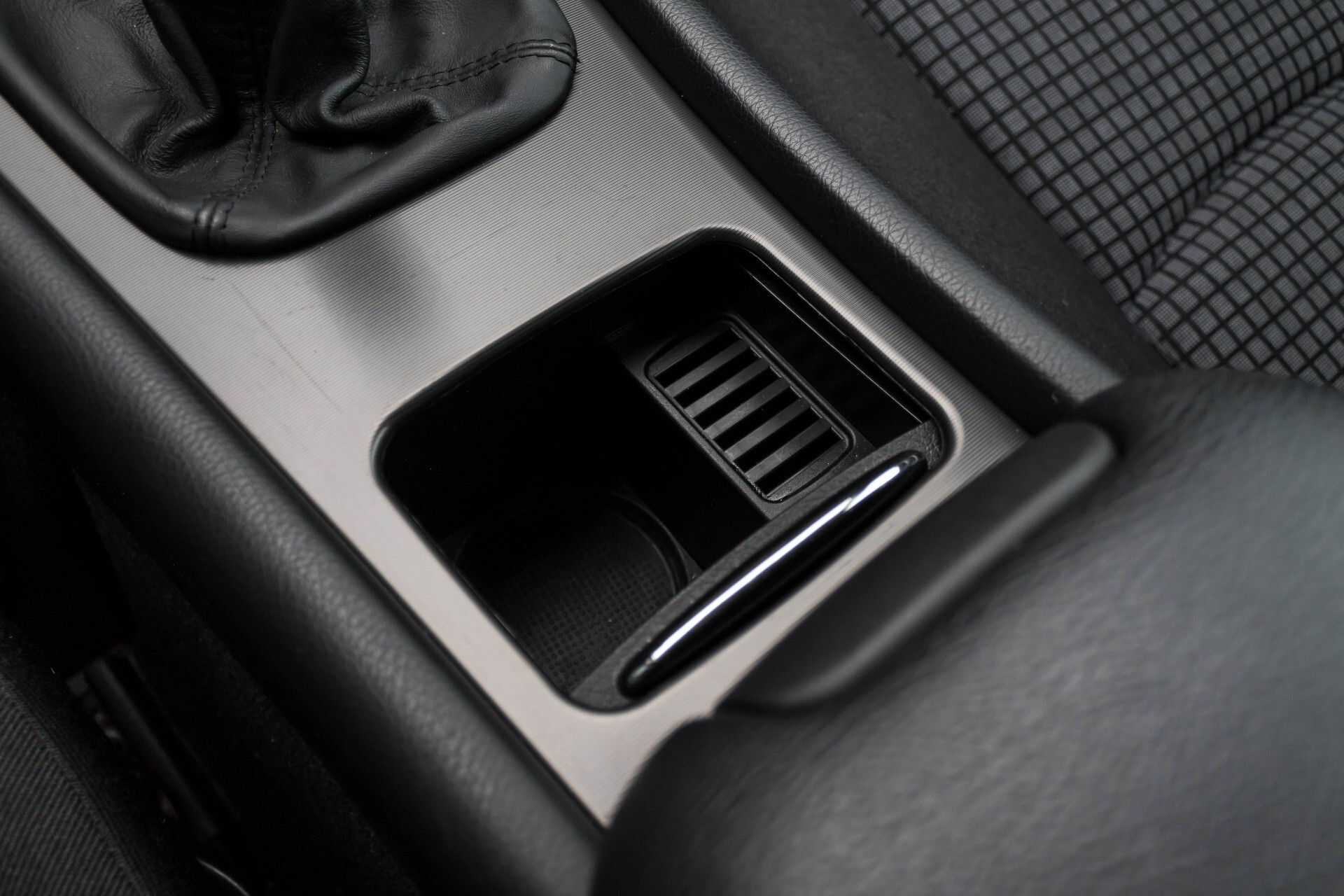 Mercedes-Benz C-Klasse Sportcoupe 180 Kompressor Evolution Harman Kardon 56dkm Foto 23