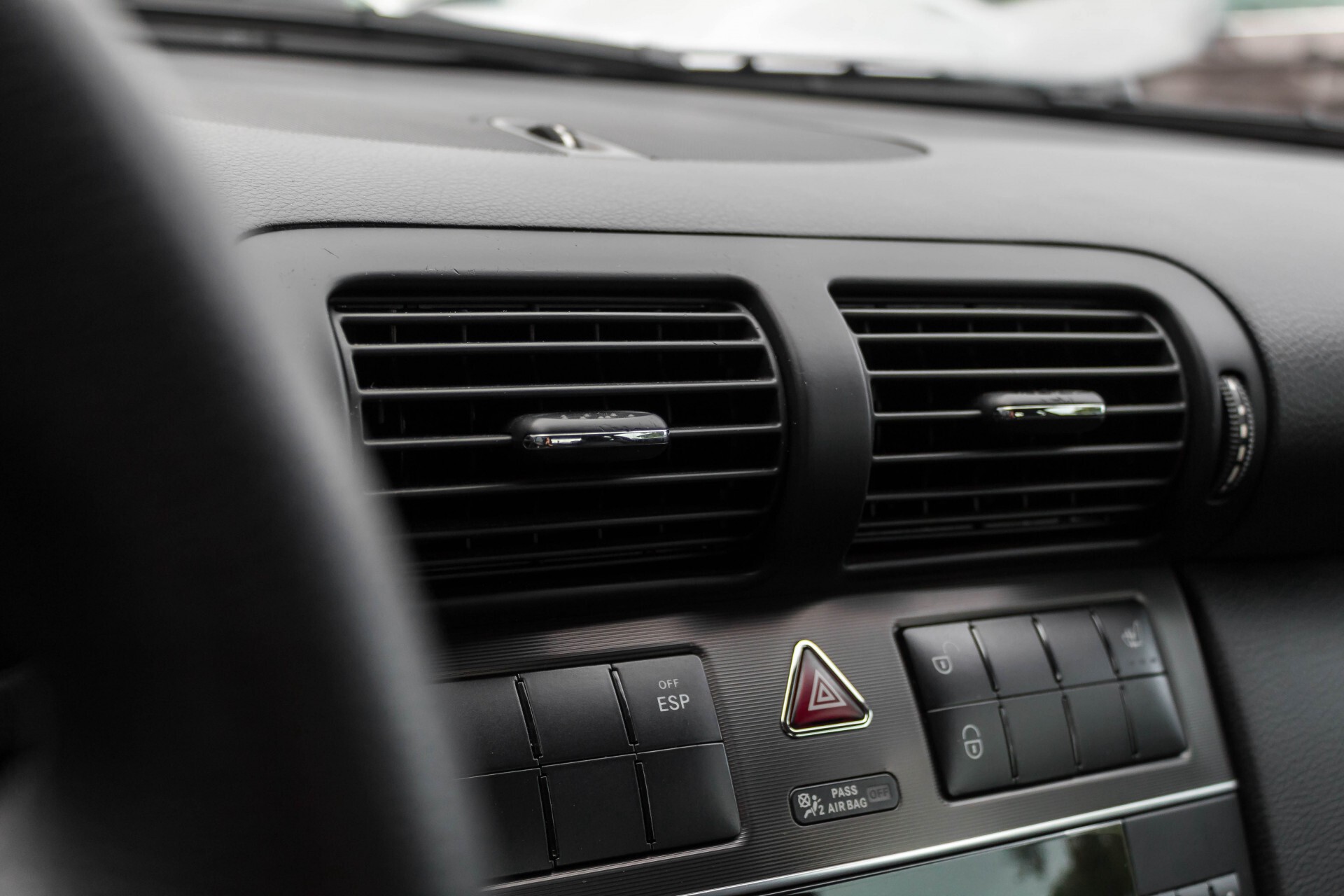 Mercedes-Benz C-Klasse Sportcoupe 180 Kompressor Evolution Harman Kardon 56dkm Foto 25