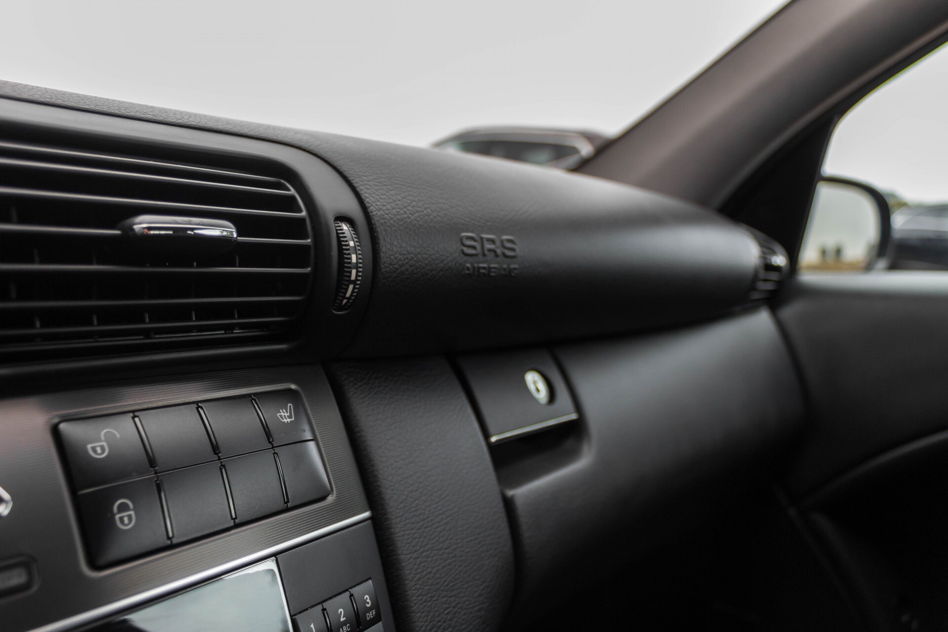 Mercedes-Benz C-Klasse Sportcoupe 180 Kompressor Evolution Harman Kardon 56dkm Foto 26