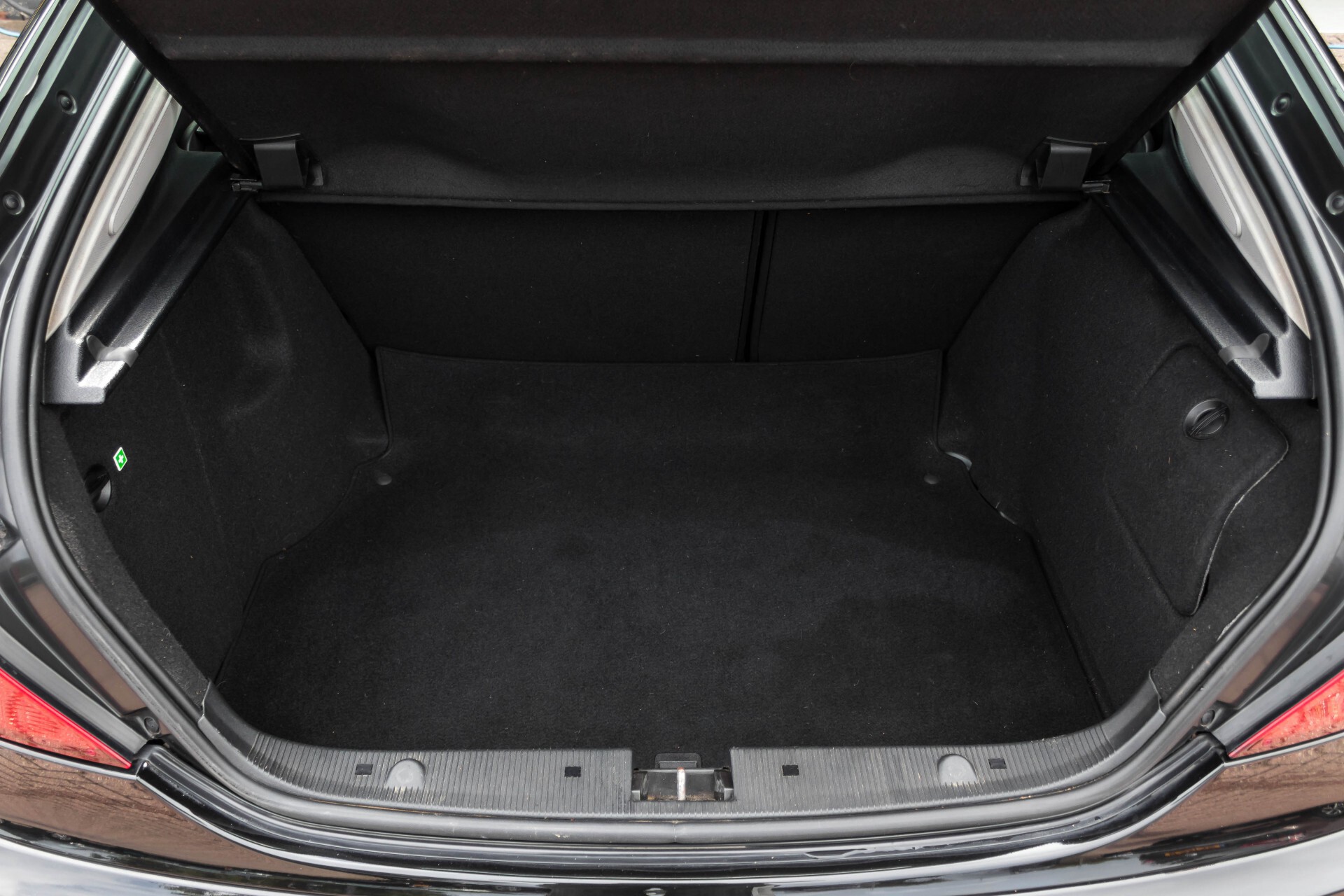 Mercedes-Benz C-Klasse Sportcoupe 180 Kompressor Evolution Harman Kardon 56dkm Foto 37