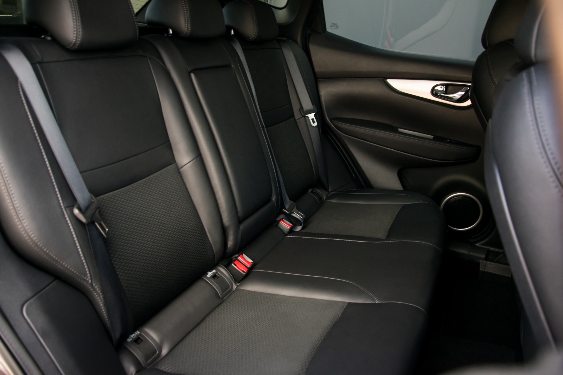 Nissan QASHQAI 1.2 Tekna + Panorama/Bose/Keyless/360 camera/19"/1ste eigenaresse/NL Auto Foto 4