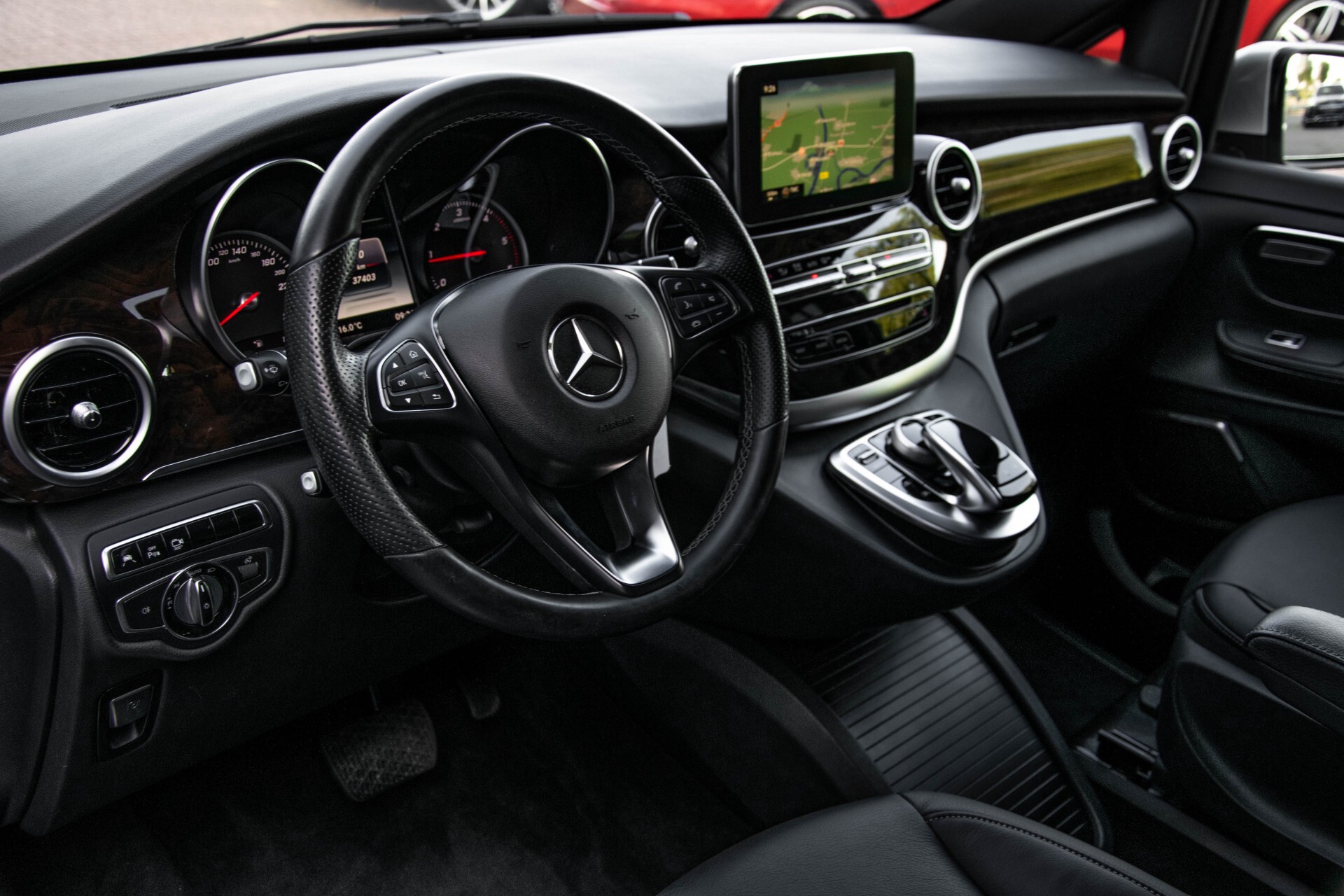 Mercedes-Benz V-Klasse 220d Extra Lang 8-Persoons Avantgarde Edition Burmester/360camera/spoorpakket/ILS Aut7 Foto 16