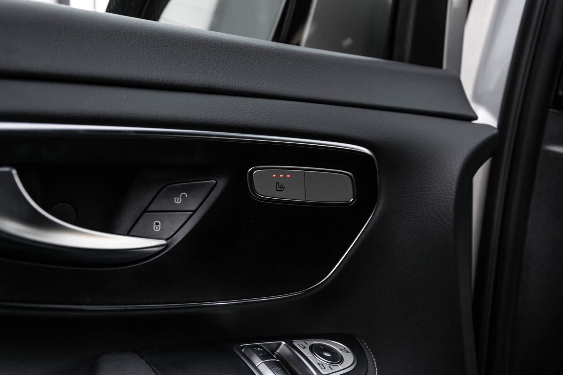 Mercedes-Benz V-Klasse 220d Extra Lang 8-Persoons Avantgarde Edition Burmester/360camera/spoorpakket/ILS Aut7 Foto 20