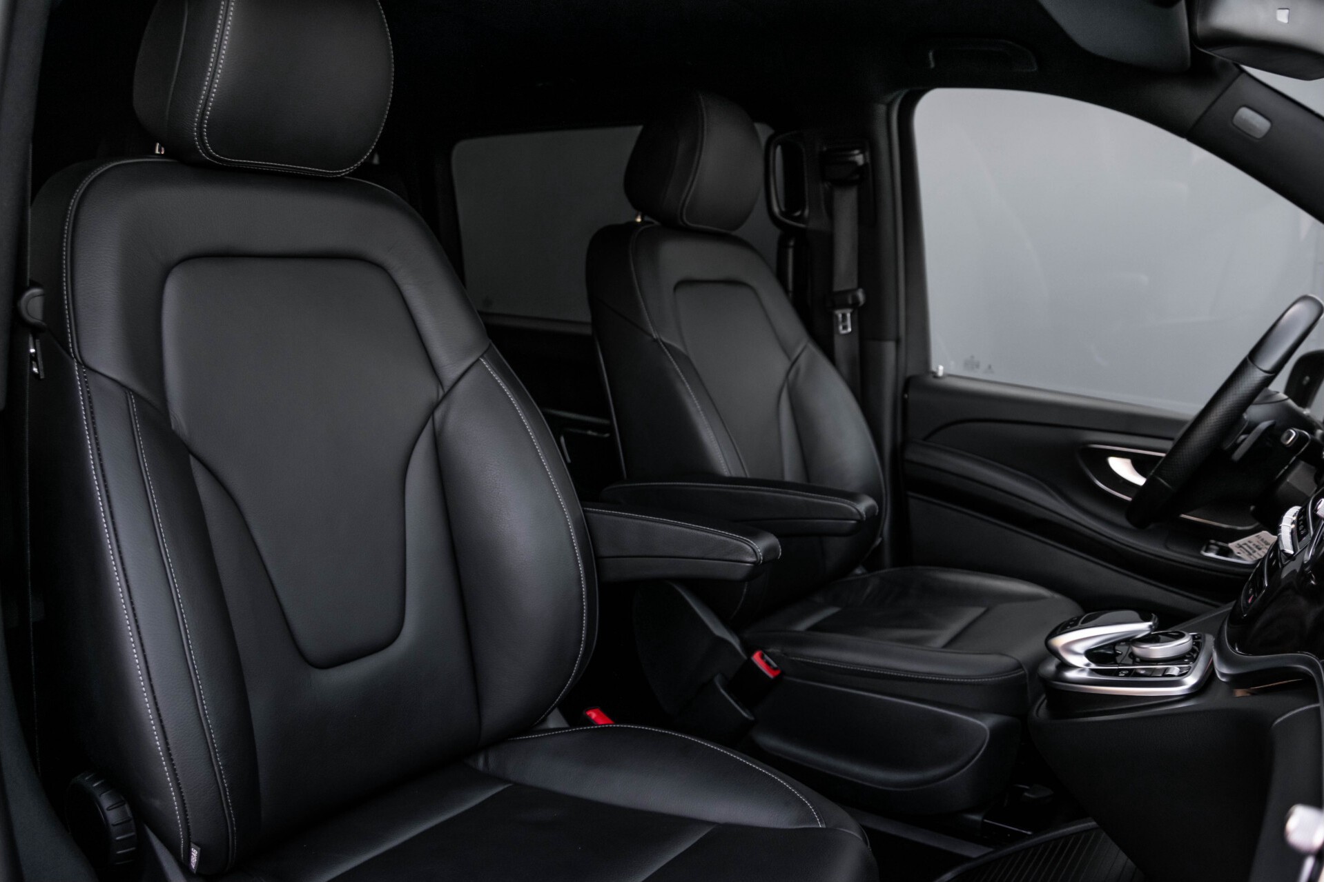 Mercedes-Benz V-Klasse 220d Extra Lang 8-Persoons Avantgarde Edition Burmester/360camera/spoorpakket/ILS Aut7 Foto 3