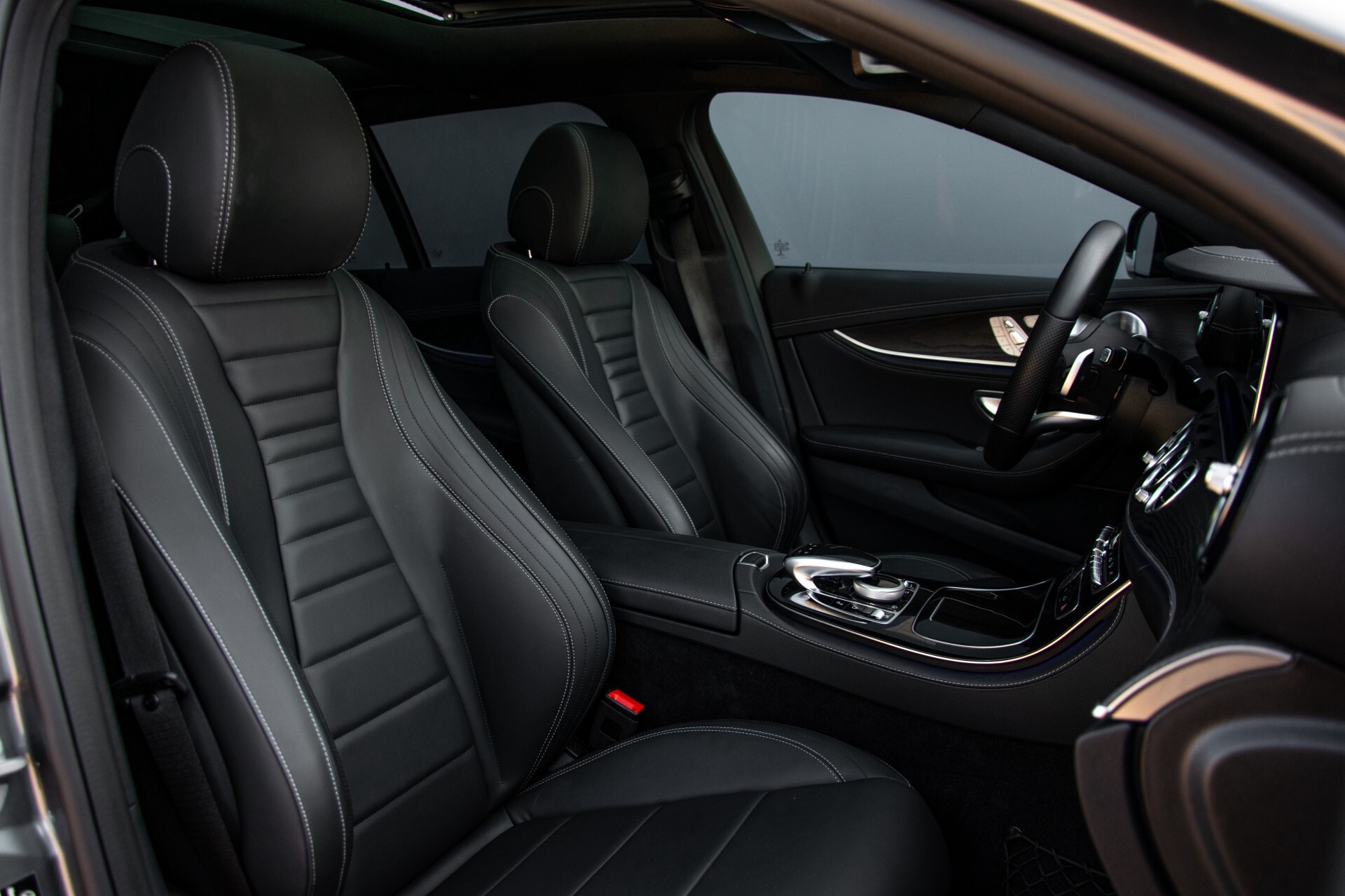 Mercedes-Benz E-Klasse Estate 450 4-M AMG Night Panorama/Rij-assist/Burmester/Mem/360/Widescreen Aut9 Foto 4