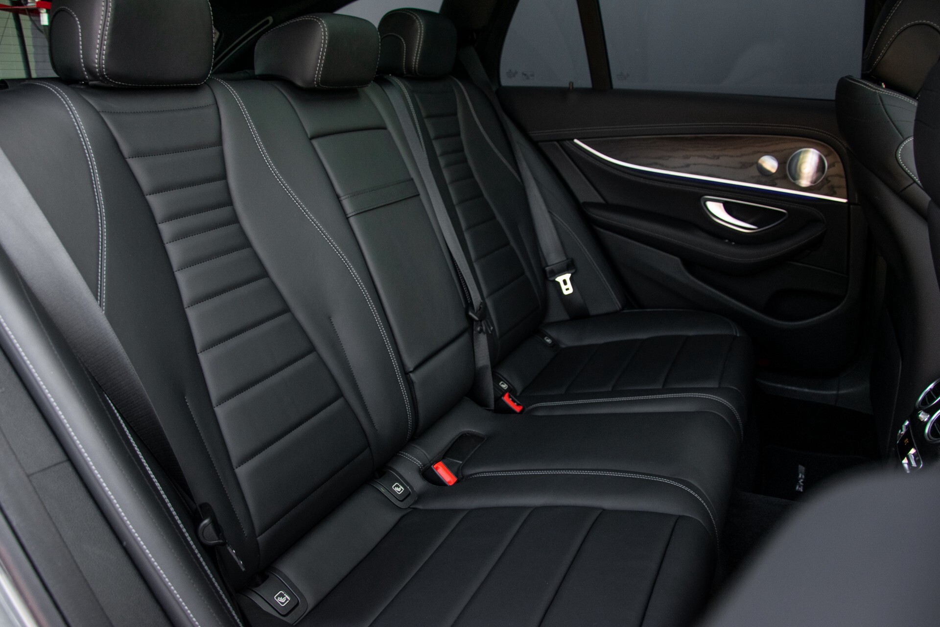 Mercedes-Benz E-Klasse Estate 450 4-M AMG Night Panorama/Rij-assist/Burmester/Mem/360/Widescreen Aut9 Foto 5