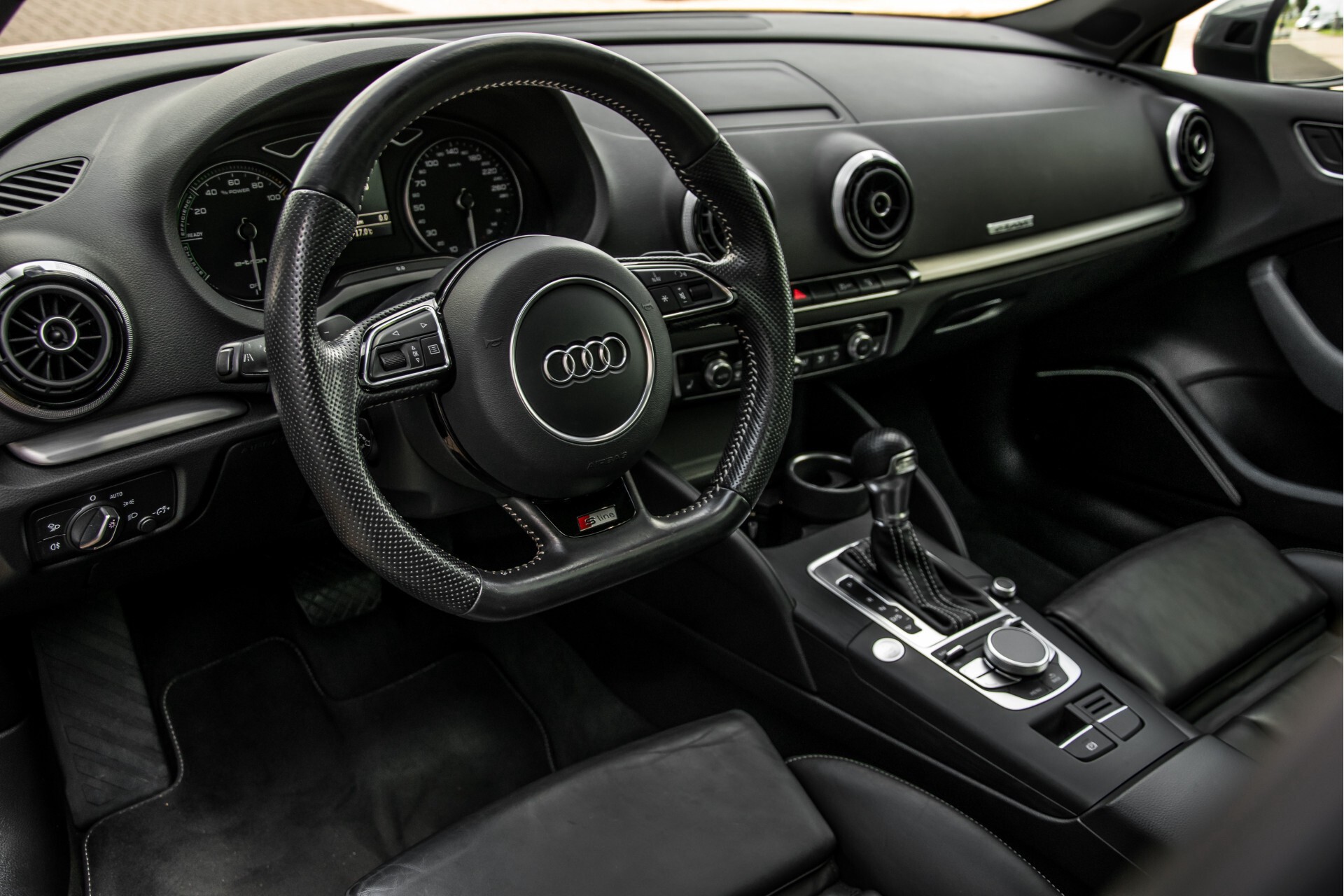 Audi A3 Sportback 1.4 E-tron S-Line Bang&Olufsen/Keyless/Panorama/Nappa/RS velgen Aut6 Foto 31