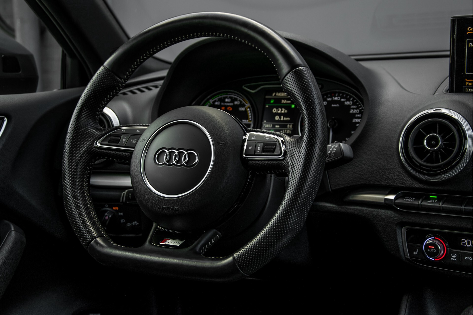 Audi A3 Sportback 1.4 E-tron S-Line Bang&Olufsen/Keyless/Panorama/Nappa/RS velgen Aut6 Foto 9