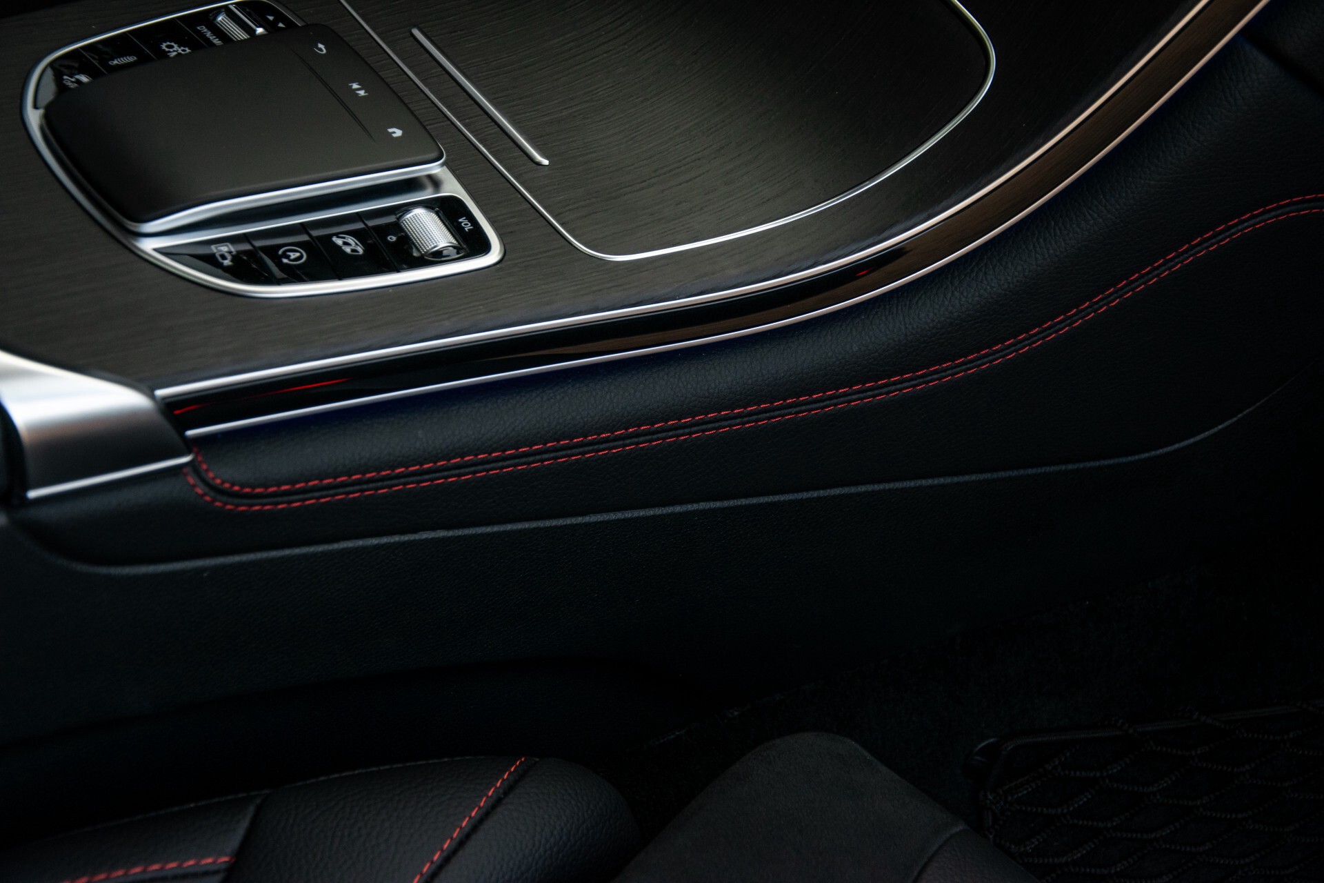 Mercedes-Benz GLC 43 AMG 4-M Night Pano/Sportuitlaat/Keyless/Distronic/Widescreen/MBUX/Trekhaak Aut9 Foto 29