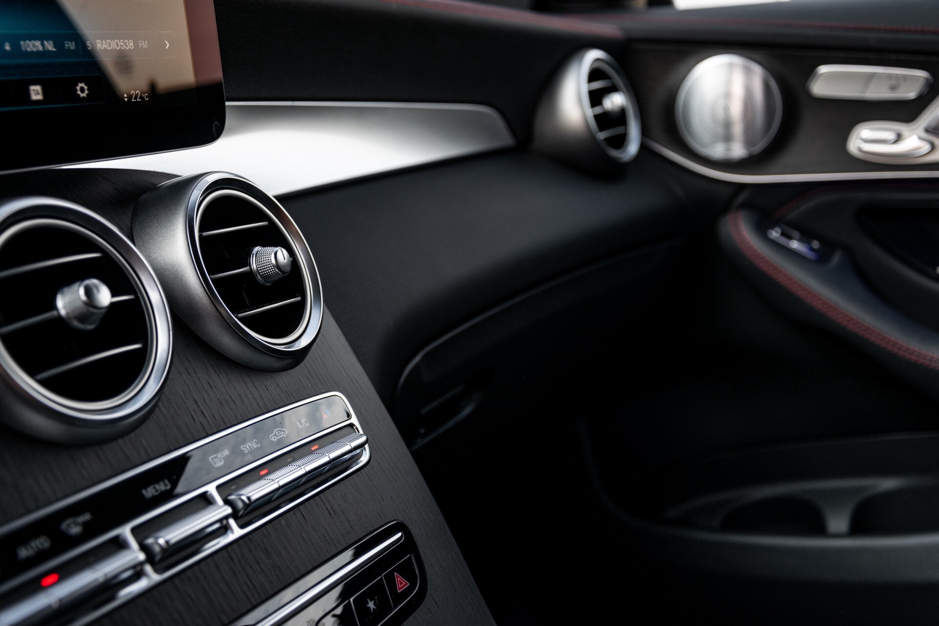 Mercedes-Benz GLC 43 AMG 4-M Night Pano/Sportuitlaat/Keyless/Distronic/Widescreen/MBUX/Trekhaak Aut9 Foto 33