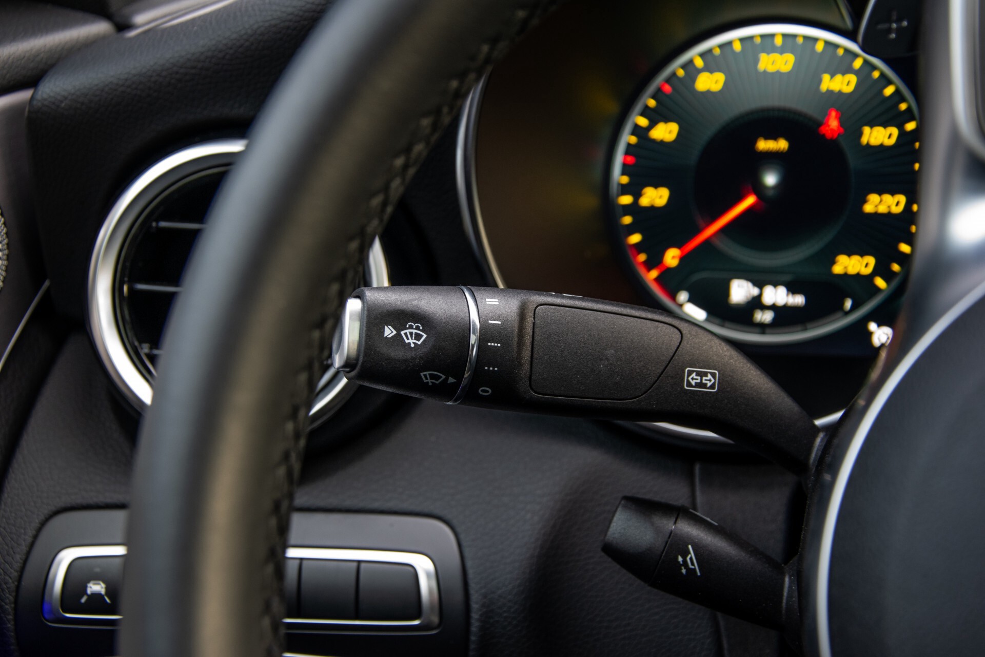 Mercedes-Benz C-Klasse Coupé 300 AMG Night Panorama Burmester/Assistentiepakket/Memory/MBUX/Camera Aut9 Foto 10