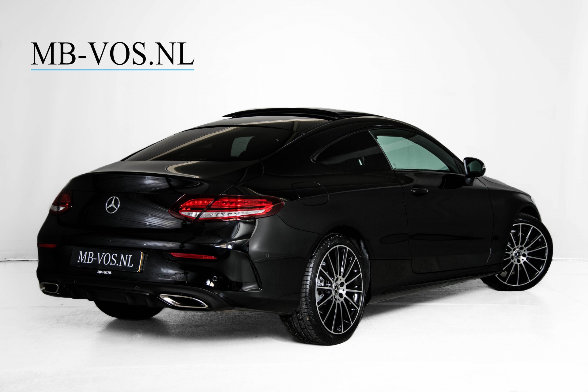 Mercedes-Benz C-Klasse Coupé 300 AMG Night Panorama Burmester/Assistentiepakket/Memory/MBUX/Camera Aut9 Foto 2