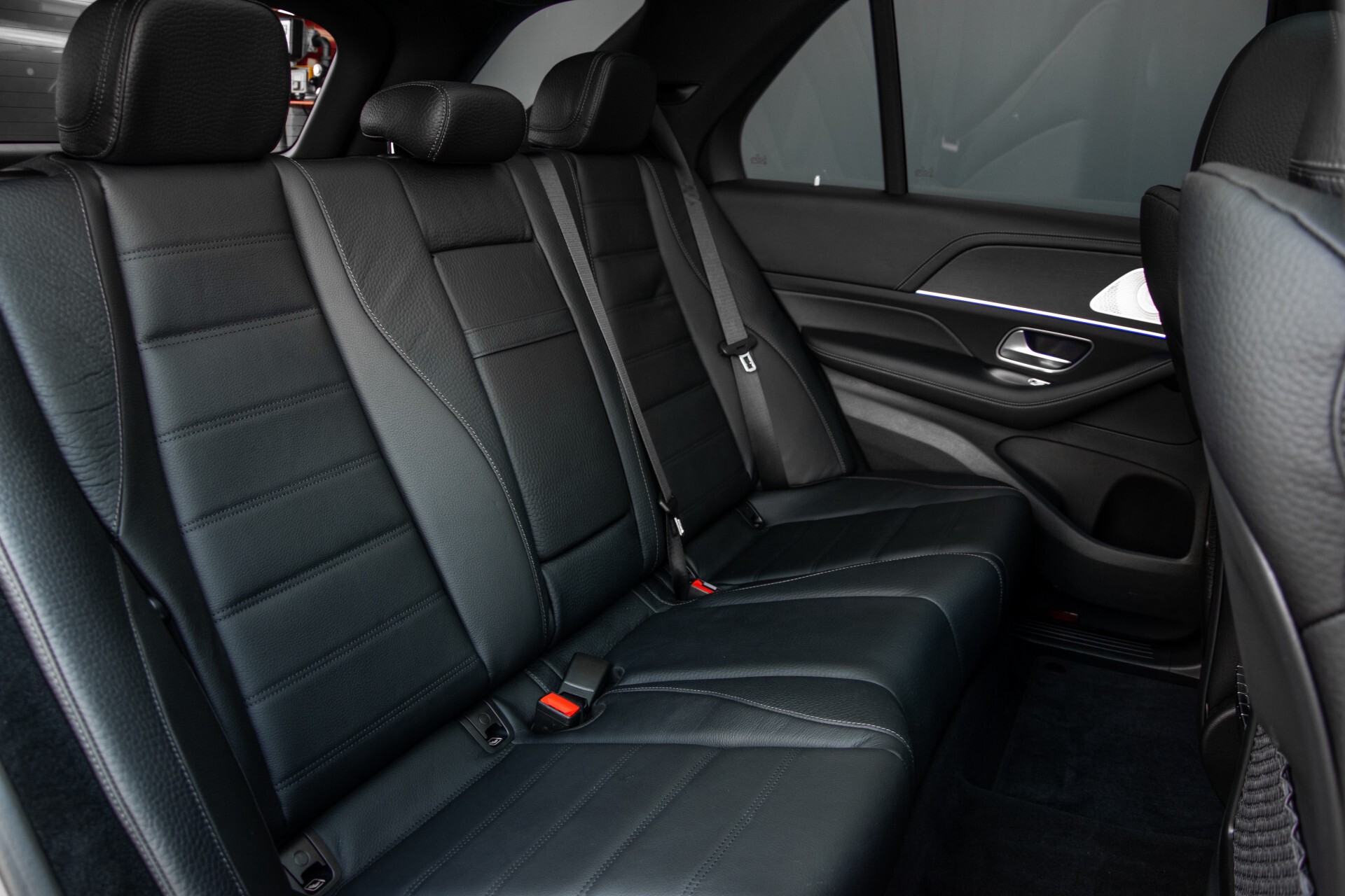Mercedes-Benz GLE 350 d 4M AMG Pano/Luchtvering/Keyless/Distronic/Standkachel/Massage/Burmester/HUD Aut9 Foto 4