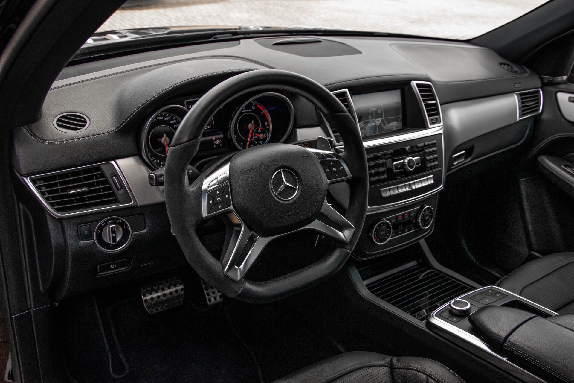 Mercedes-Benz M-Klasse 63 AMG Performance 4-M Panorama/Standkachel/Camera/Active Curve System/Harman-Kardon Aut7 Foto 17