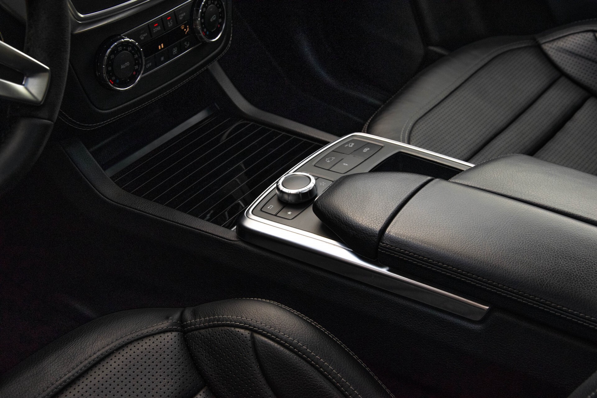 Mercedes-Benz M-Klasse 63 AMG Performance 4-M Panorama/Standkachel/Camera/Active Curve System/Harman-Kardon Aut7 Foto 26