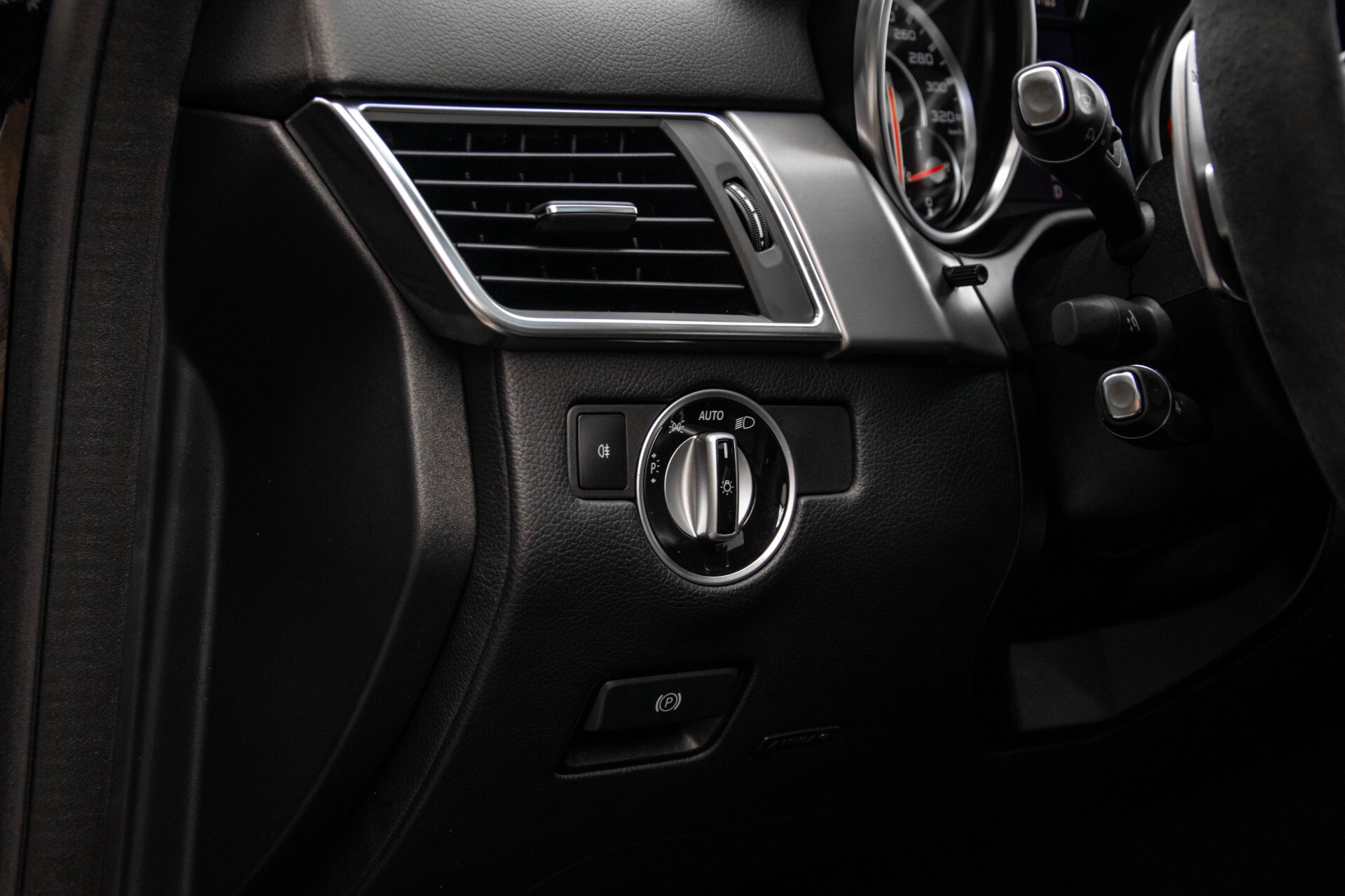 Mercedes-Benz M-Klasse 63 AMG Performance 4-M Panorama/Standkachel/Camera/Active Curve System/Harman-Kardon Aut7 Foto 32