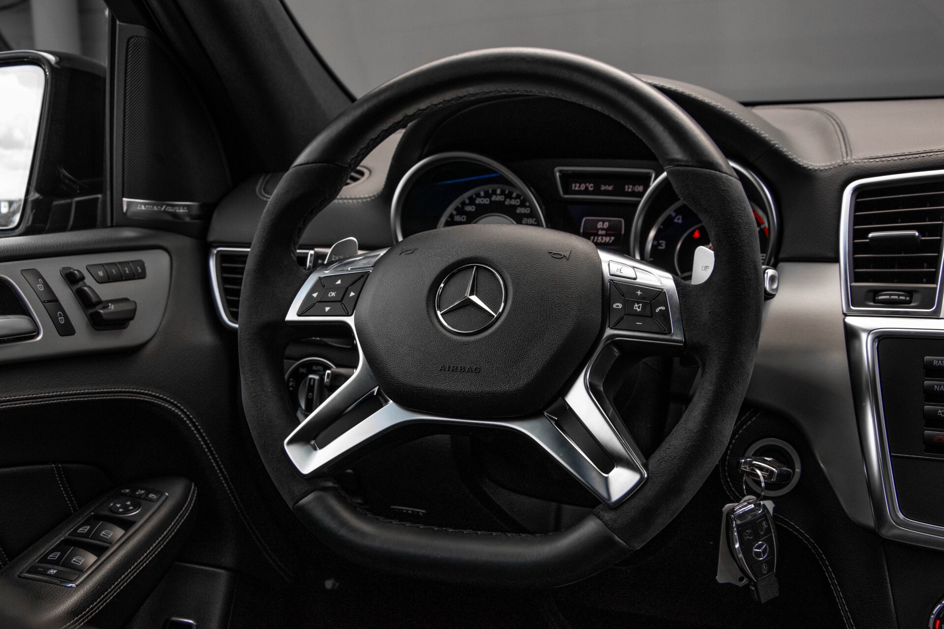Mercedes-Benz M-Klasse 63 AMG Performance 4-M Panorama/Standkachel/Camera/Active Curve System/Harman-Kardon Aut7 Foto 9