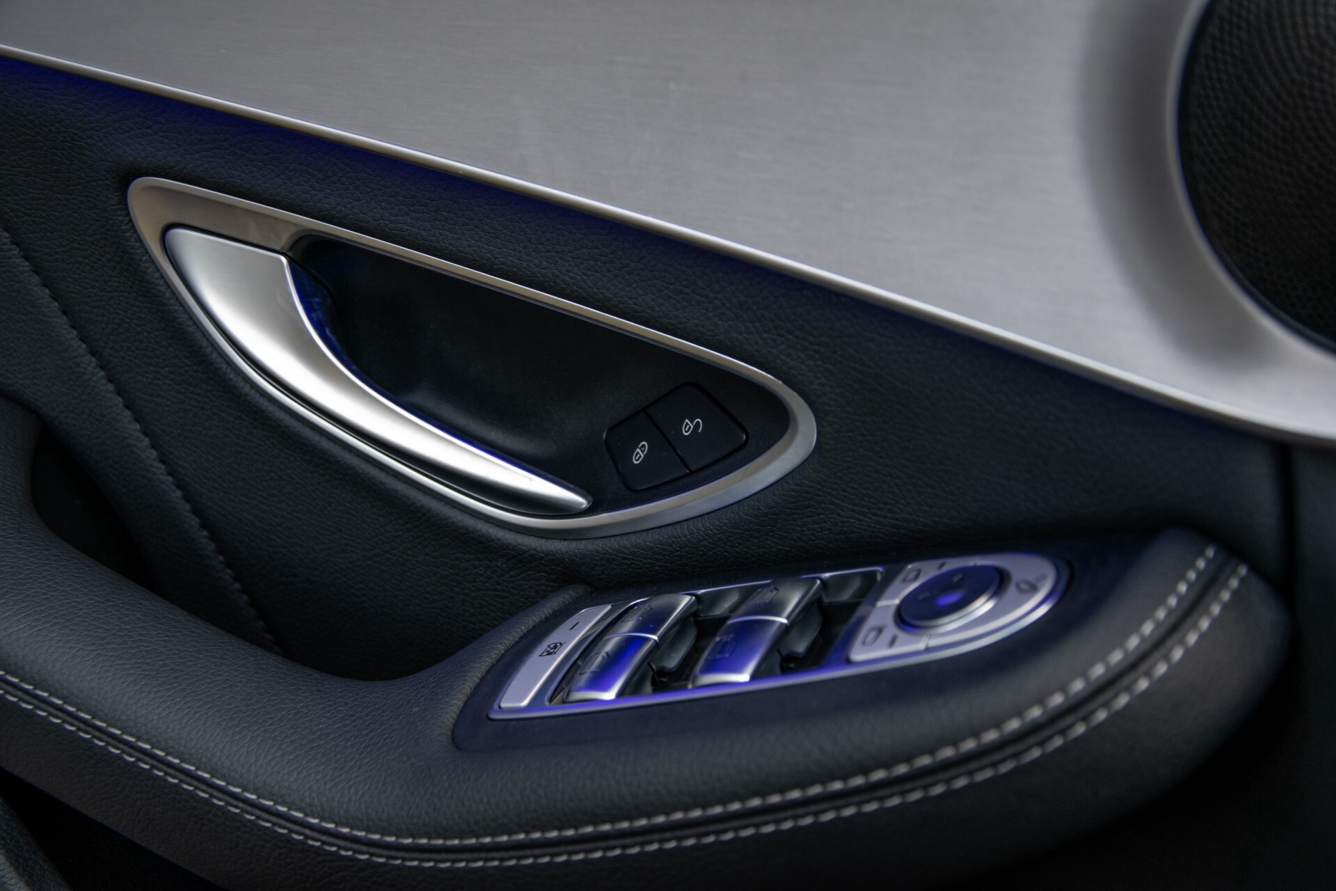 Mercedes-Benz C-Klasse Estate 220 d AMG Panorama/Assistentiepakket/Wegkl-trekhaak/DAB/Ambient/Leer/MULTIBEAM Aut9 Foto 21