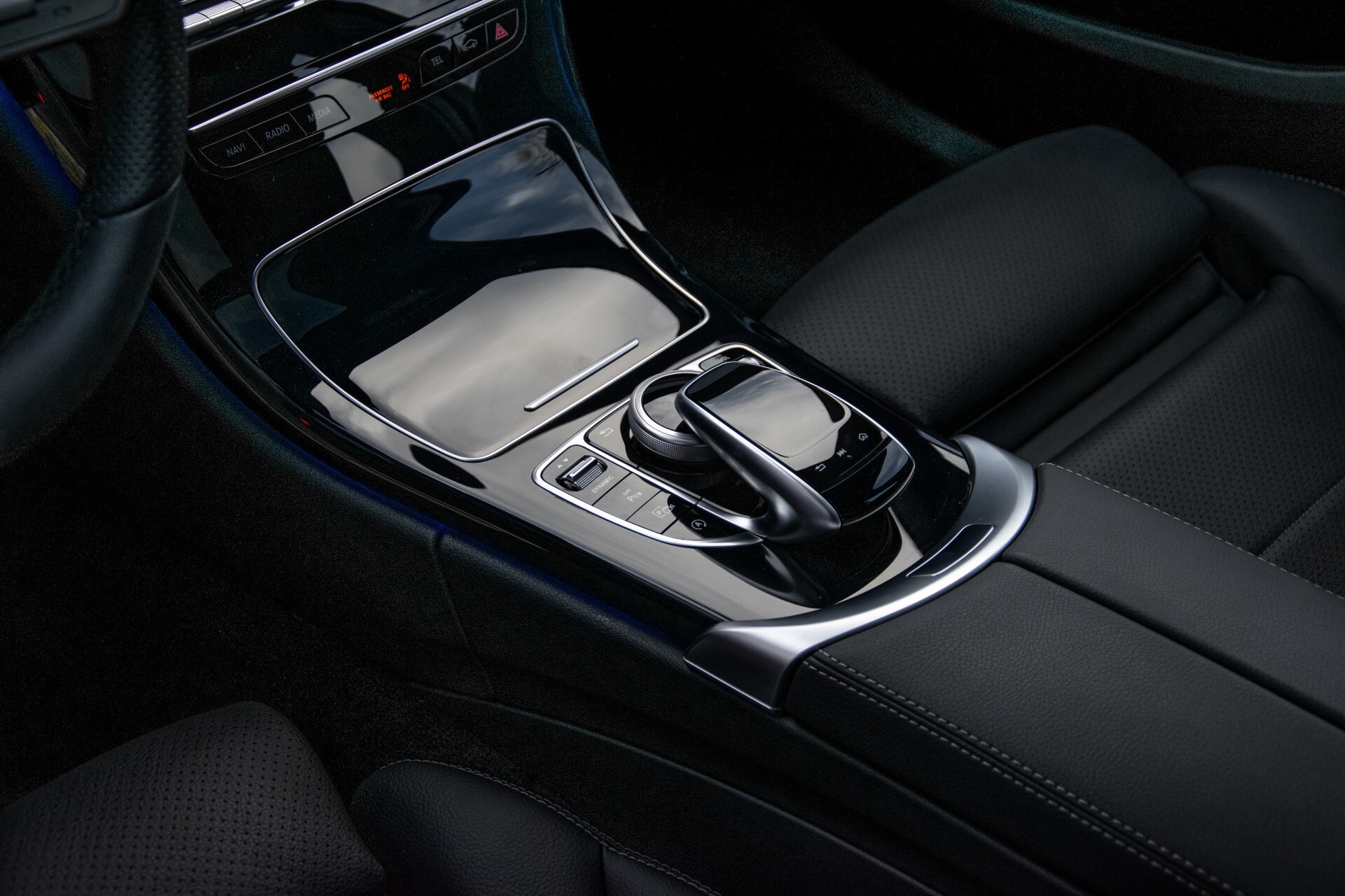 Mercedes-Benz C-Klasse Estate 220 d AMG Panorama/Assistentiepakket/Wegkl-trekhaak/DAB/Ambient/Leer/MULTIBEAM Aut9 Foto 22