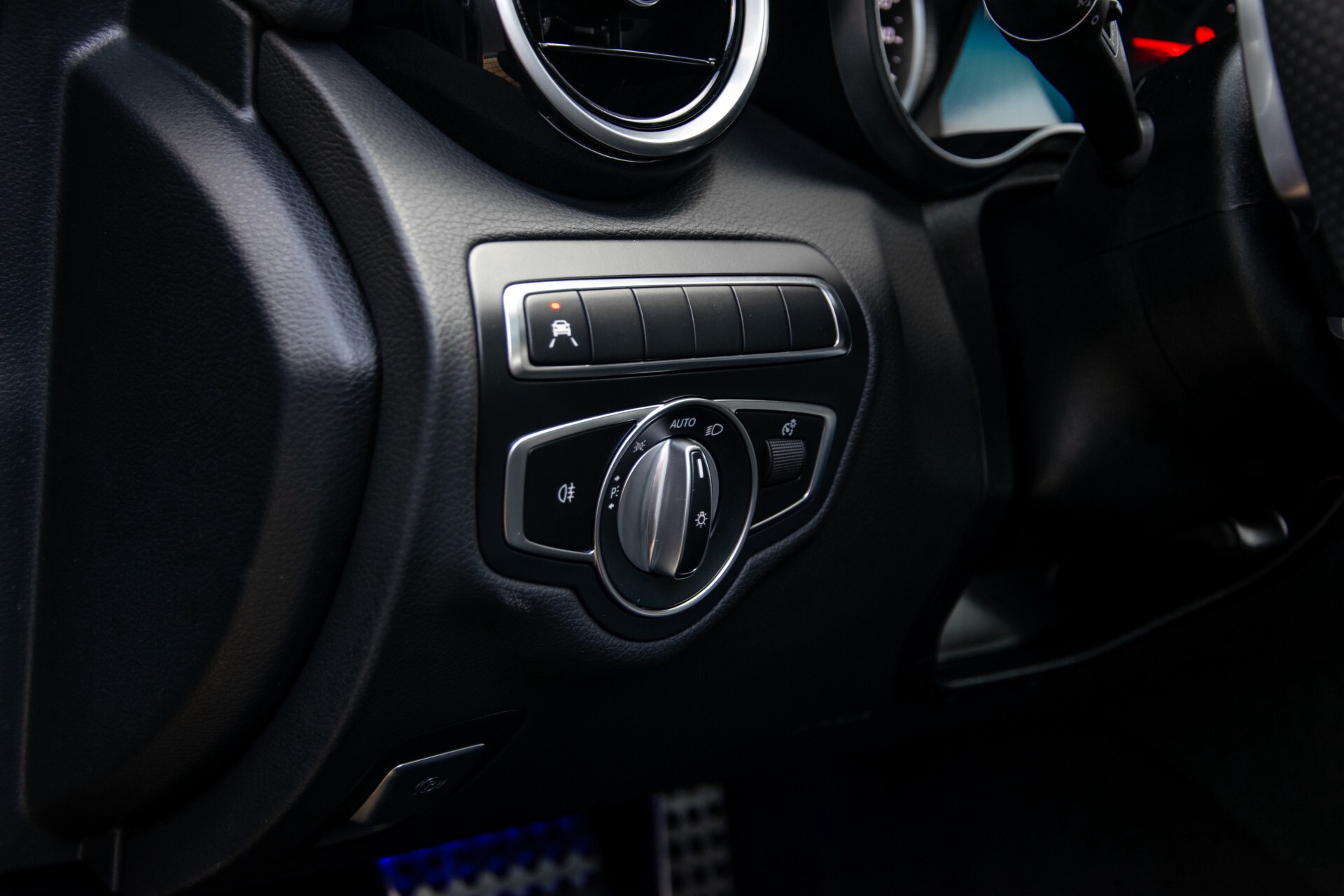 Mercedes-Benz C-Klasse Estate 220 d AMG Panorama/Assistentiepakket/Wegkl-trekhaak/DAB/Ambient/Leer/MULTIBEAM Aut9 Foto 23