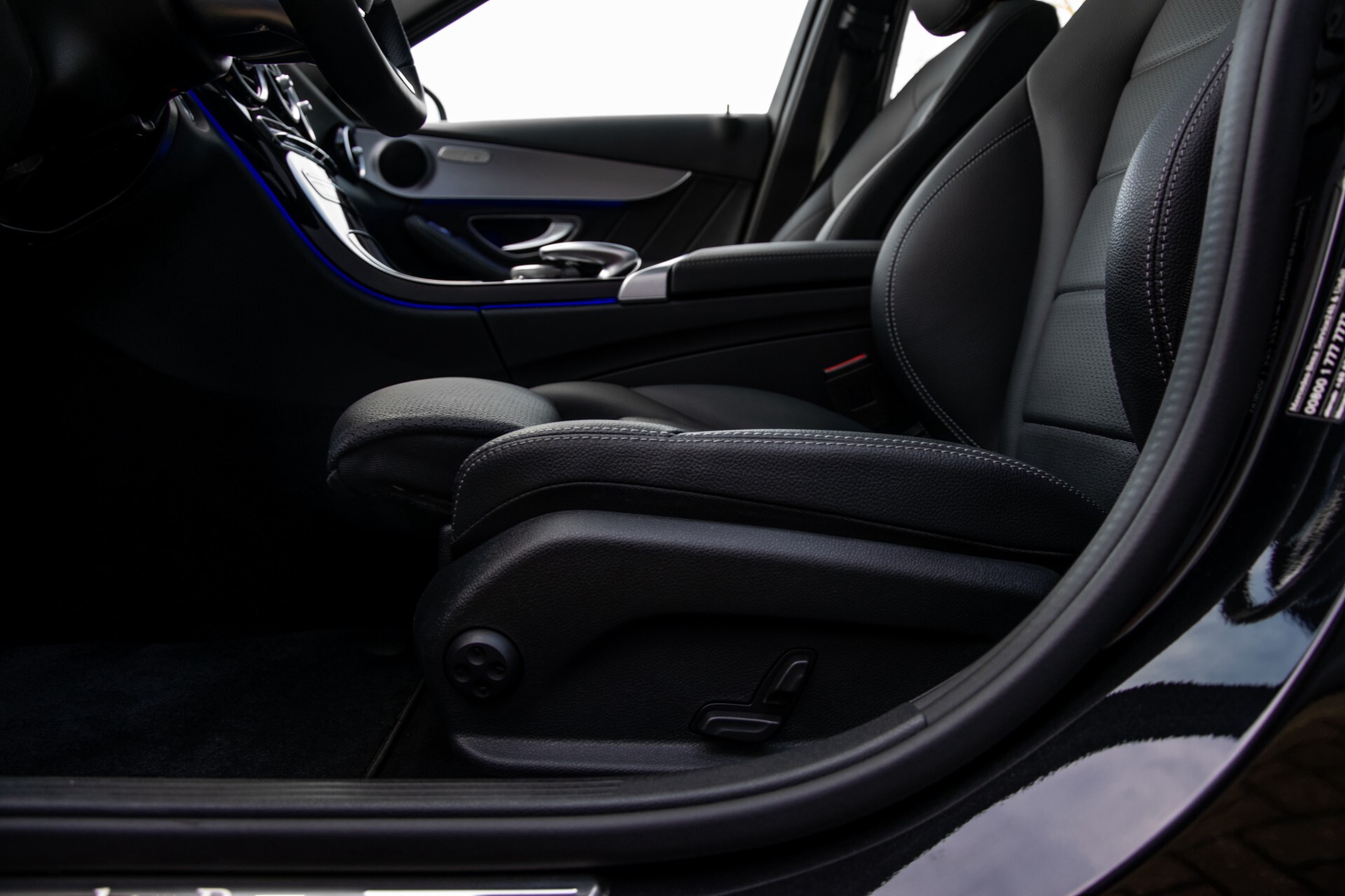 Mercedes-Benz C-Klasse Estate 220 d AMG Panorama/Assistentiepakket/Wegkl-trekhaak/DAB/Ambient/Leer/MULTIBEAM Aut9 Foto 25