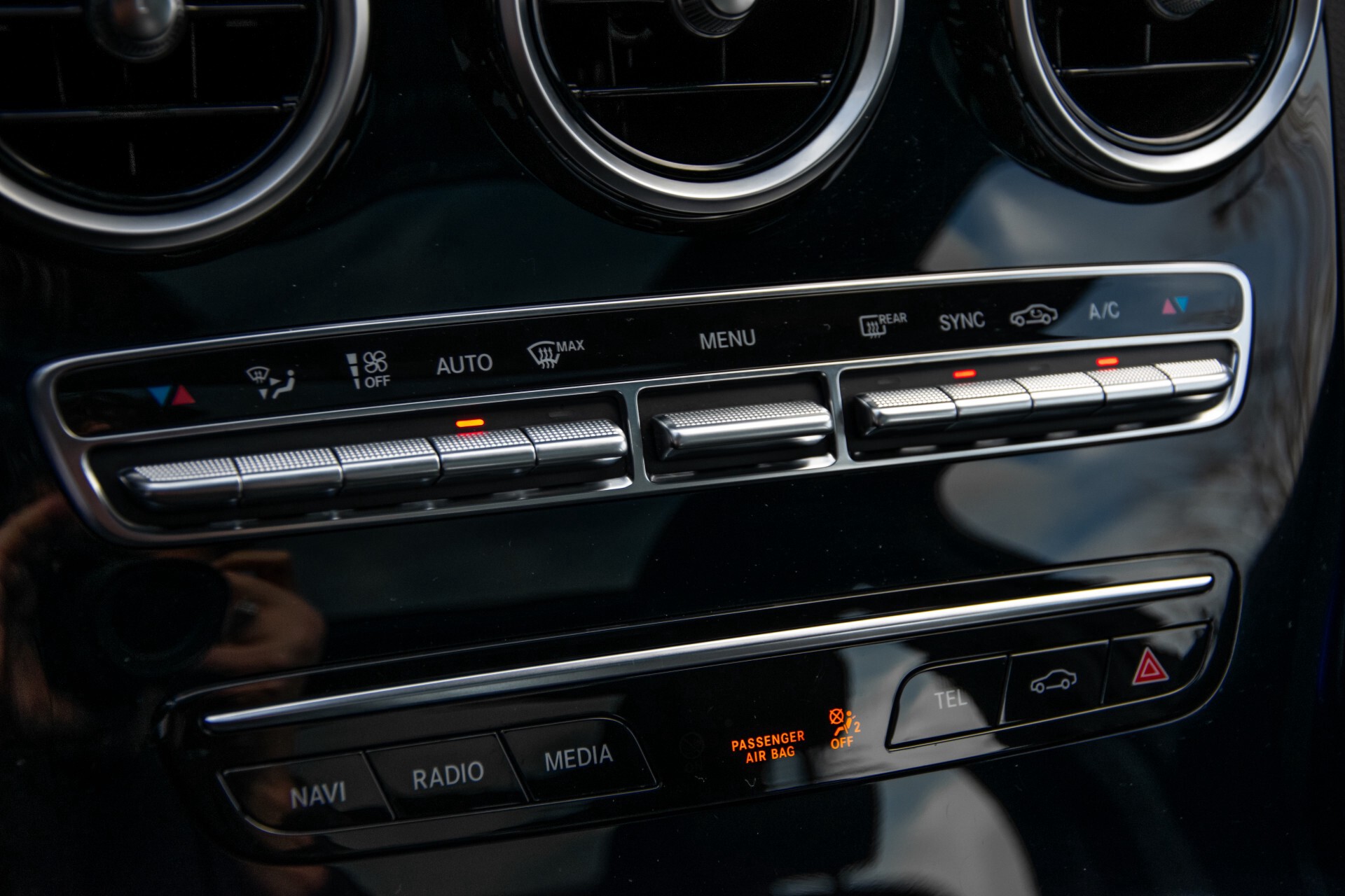 Mercedes-Benz C-Klasse Estate 220 d AMG Panorama/Assistentiepakket/Wegkl-trekhaak/DAB/Ambient/Leer/MULTIBEAM Aut9 Foto 29