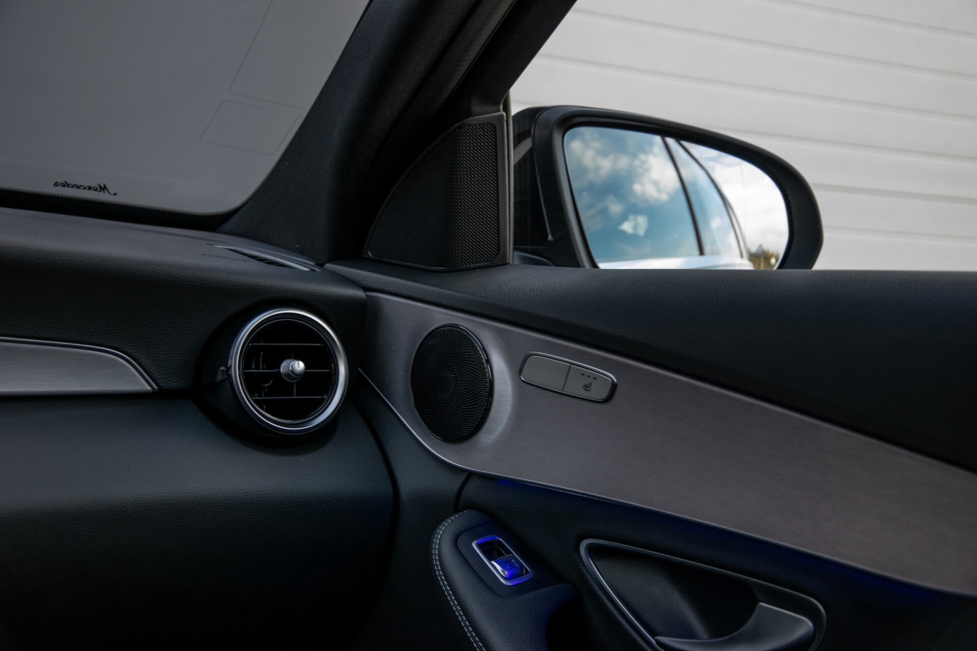 Mercedes-Benz C-Klasse Estate 220 d AMG Panorama/Assistentiepakket/Wegkl-trekhaak/DAB/Ambient/Leer/MULTIBEAM Aut9 Foto 45