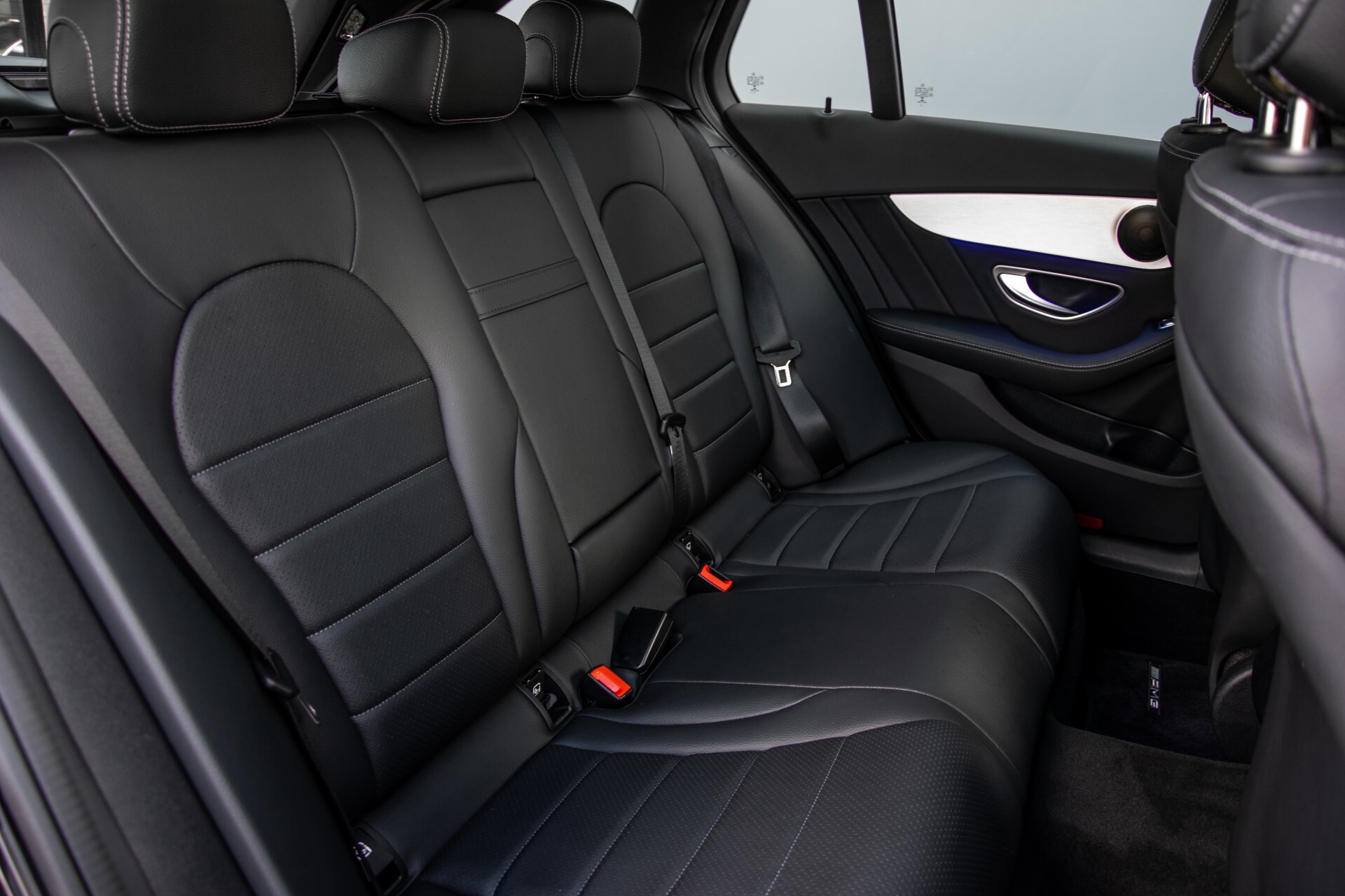 Mercedes-Benz C-Klasse Estate 220 d AMG Panorama/Assistentiepakket/Wegkl-trekhaak/DAB/Ambient/Leer/MULTIBEAM Aut9 Foto 5