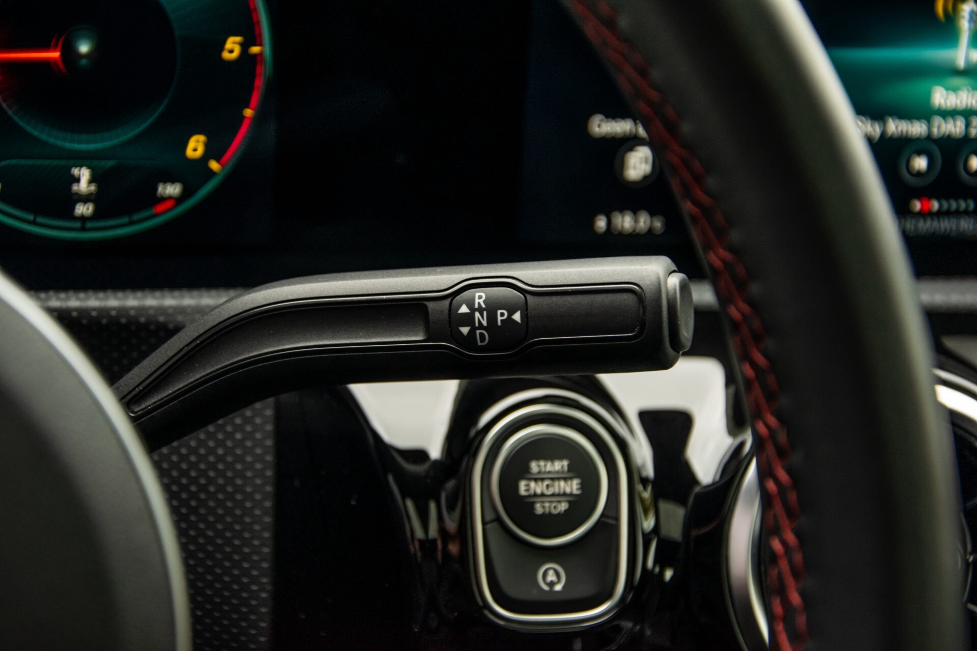 Mercedes-Benz A-Klasse 180 d AMG Panorama/MBUX/DAB/LED Aut7 Foto 14