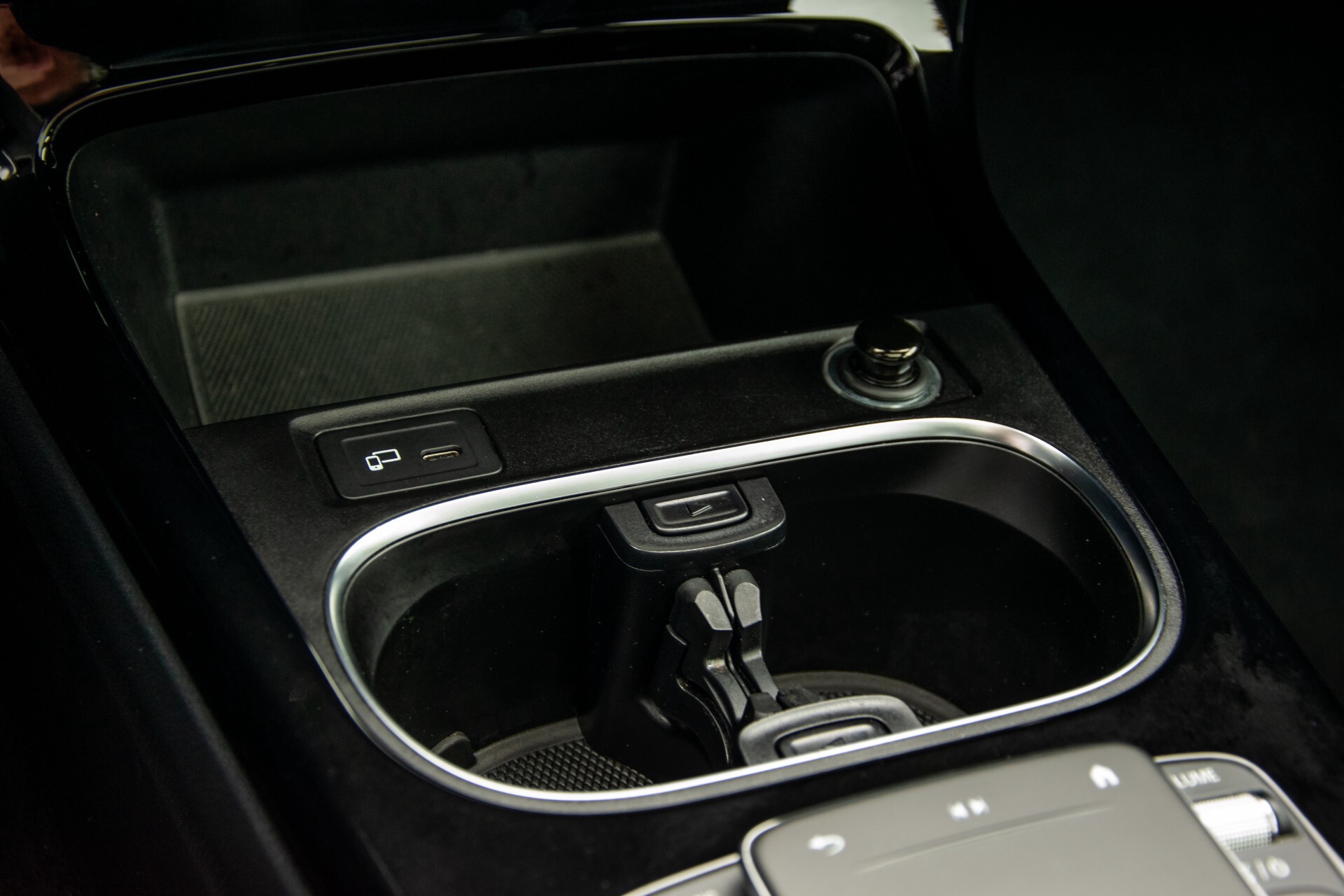 Mercedes-Benz A-Klasse 180 d AMG Panorama/MBUX/DAB/LED Aut7 Foto 22