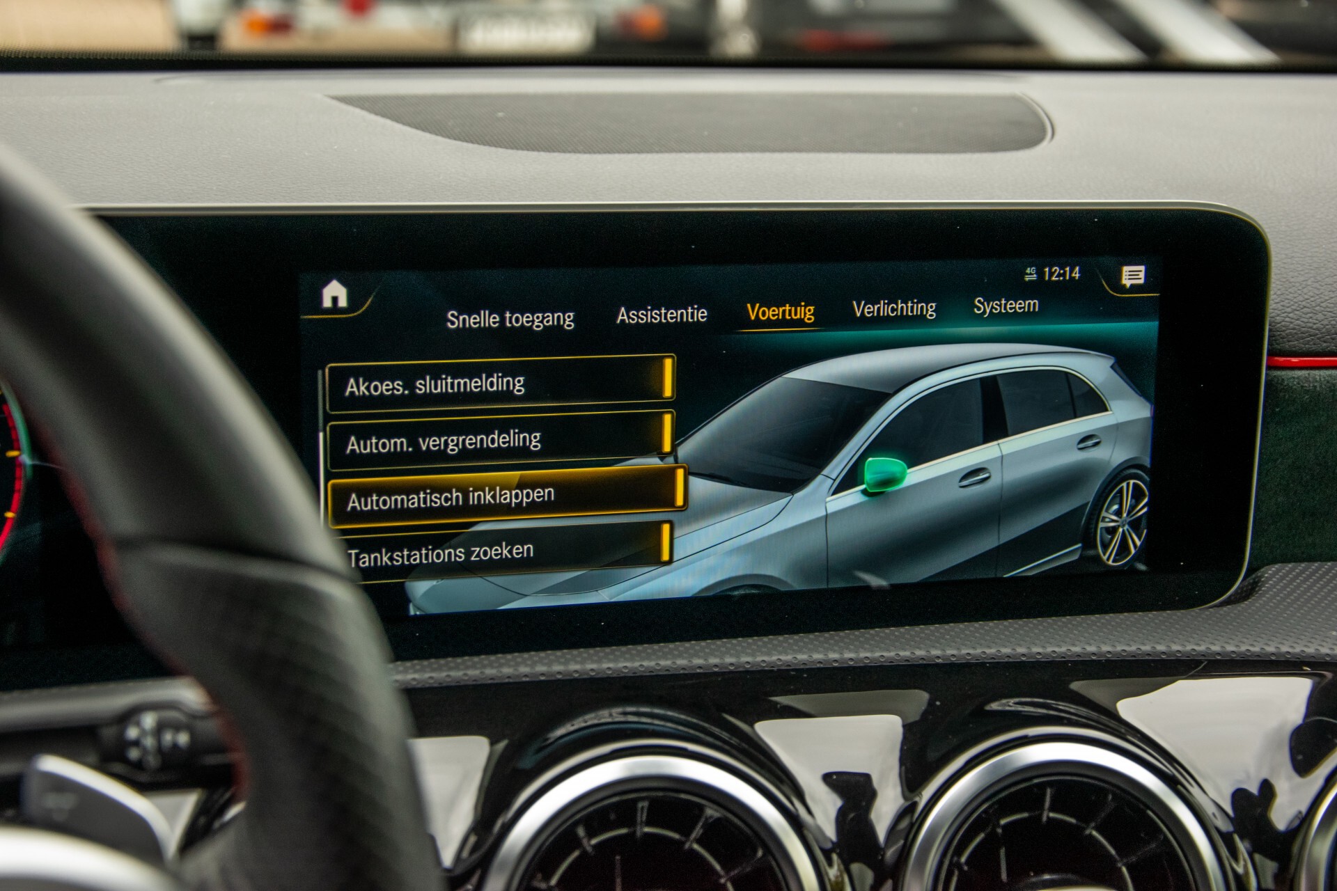 Mercedes-Benz A-Klasse 180 d AMG Panorama/MBUX/DAB/LED Aut7 Foto 27