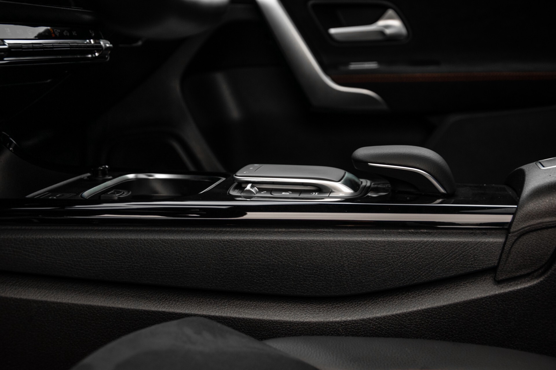 Mercedes-Benz A-Klasse 180 d AMG Panorama/MBUX/DAB/LED Aut7 Foto 42