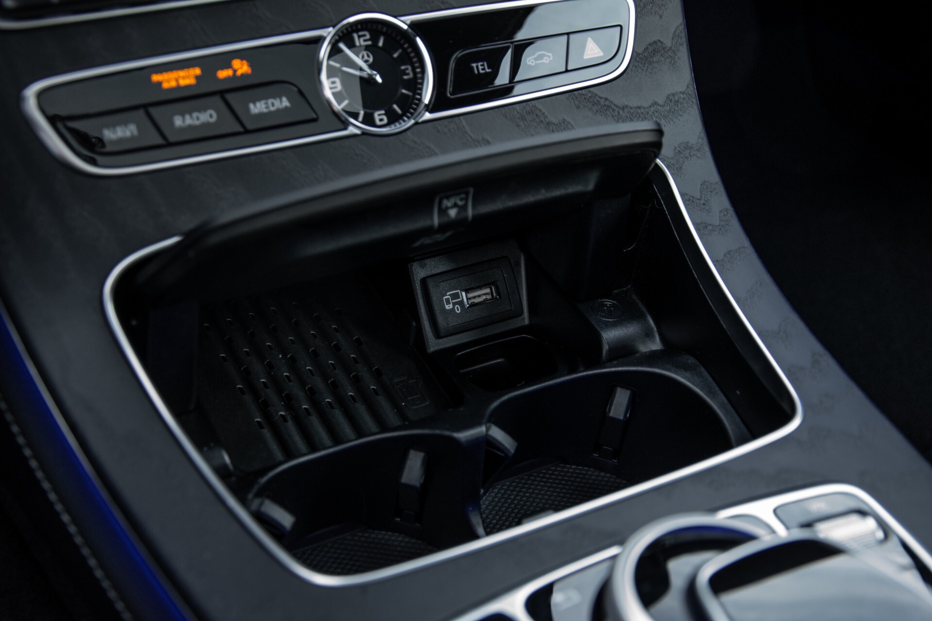 Mercedes-Benz E-Klasse 450 4MATIC AMG Night Standkachel/Rij-assist/Keyless/Trhk/Burmester/Mem/360/Widescreen Aut9 Foto 39