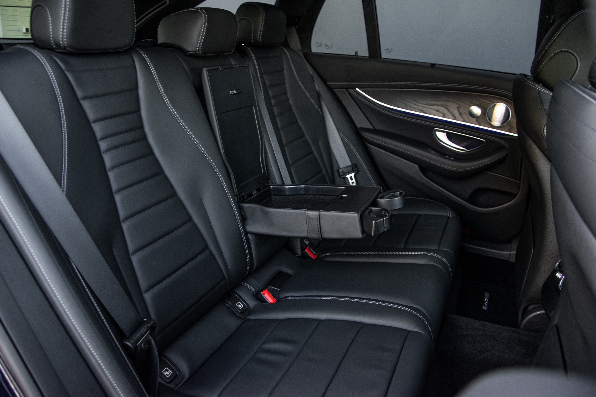 Mercedes-Benz E-Klasse 450 4MATIC AMG Night Standkachel/Rij-assist/Keyless/Trhk/Burmester/Mem/360/Widescreen Aut9 Foto 4