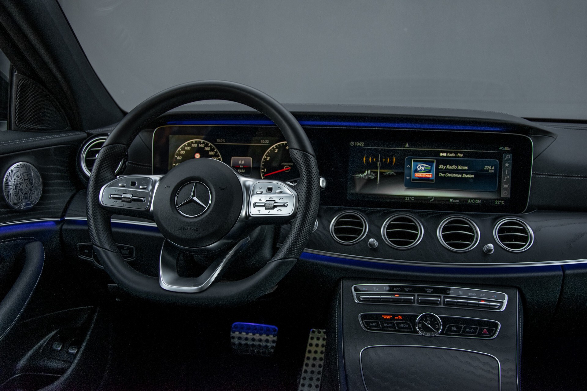 Mercedes-Benz E-Klasse 450 4MATIC AMG Night Standkachel/Rij-assist/Keyless/Trhk/Burmester/Mem/360/Widescreen Aut9 Foto 5