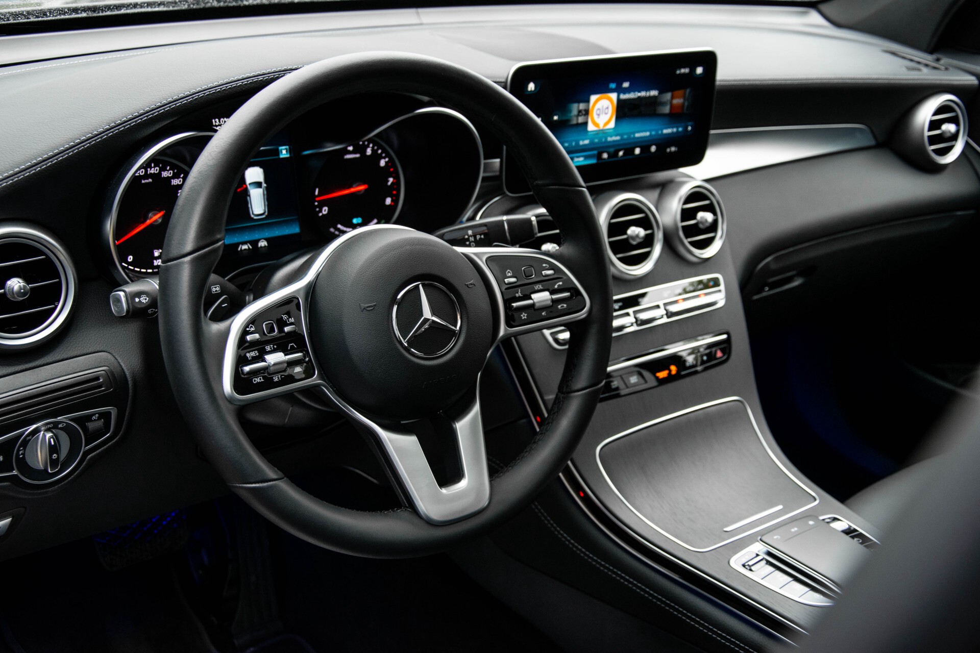 Mercedes-Benz GLC 200 4-M AMG Night/Panorama/Distronic Pro/Burmester/360camera/Exclusive Aut9 Foto 16