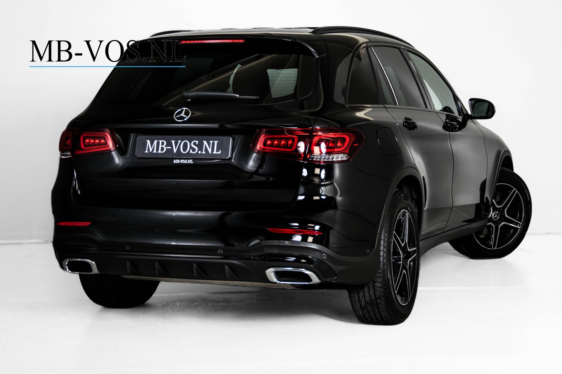 Mercedes-Benz GLC 200 4-M AMG Night/Panorama/Distronic Pro/Burmester/360camera/Exclusive Aut9 Foto 2