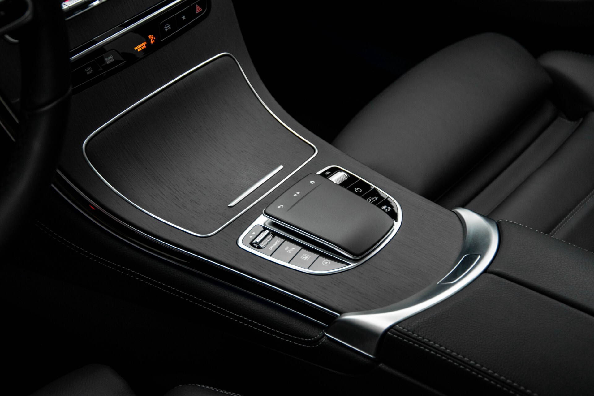 Mercedes-Benz GLC 200 4-M AMG Night/Panorama/Distronic Pro/Burmester/360camera/Exclusive Aut9 Foto 30