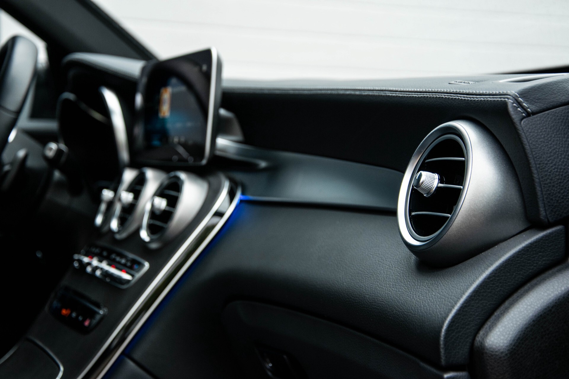 Mercedes-Benz GLC 200 4-M AMG Night/Panorama/Distronic Pro/Burmester/360camera/Exclusive Aut9 Foto 41