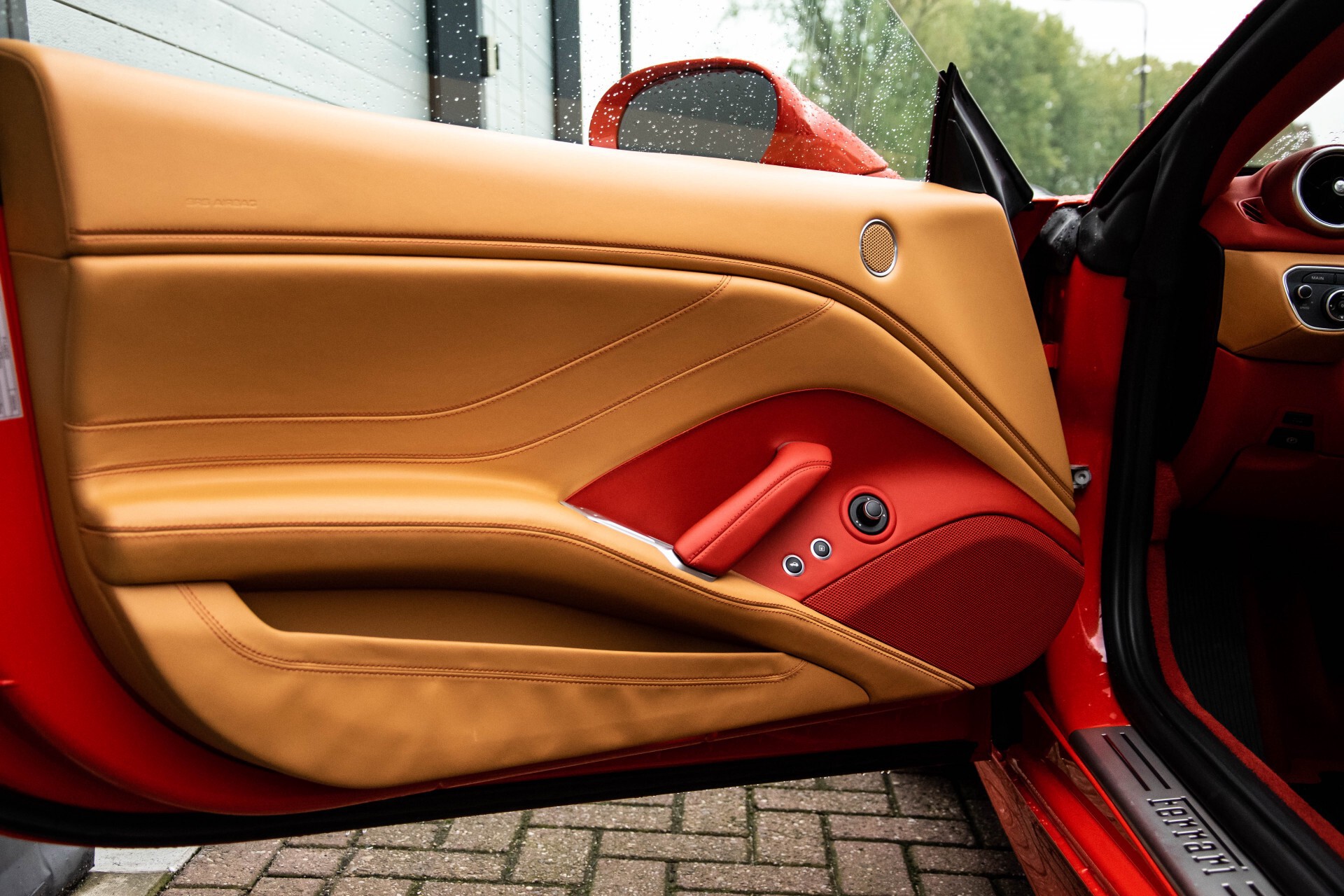 Ferrari California 3.9 T HELE Carbon/1ste eigenaar Foto 21