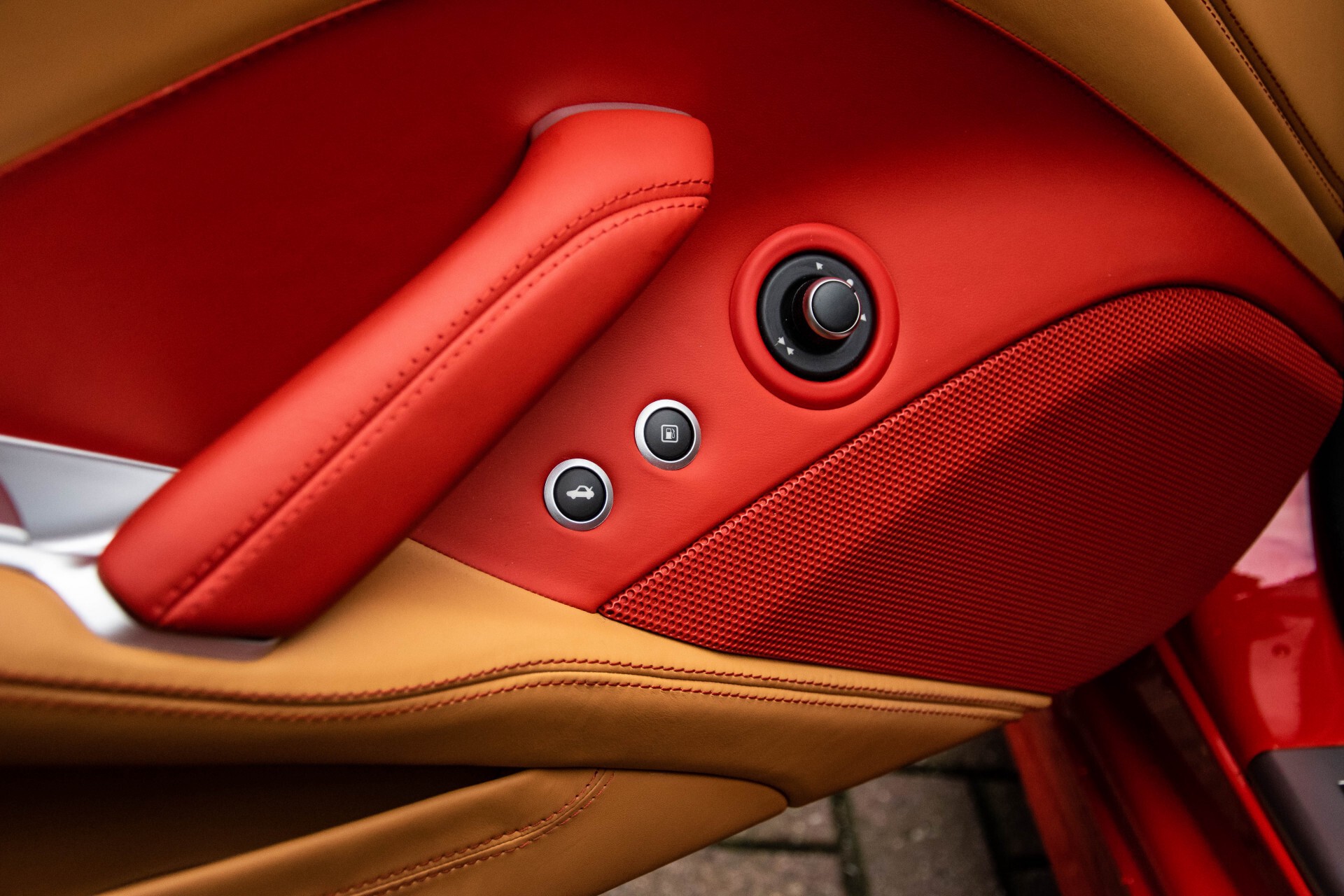 Ferrari California 3.9 T HELE Carbon/1ste eigenaar Foto 22